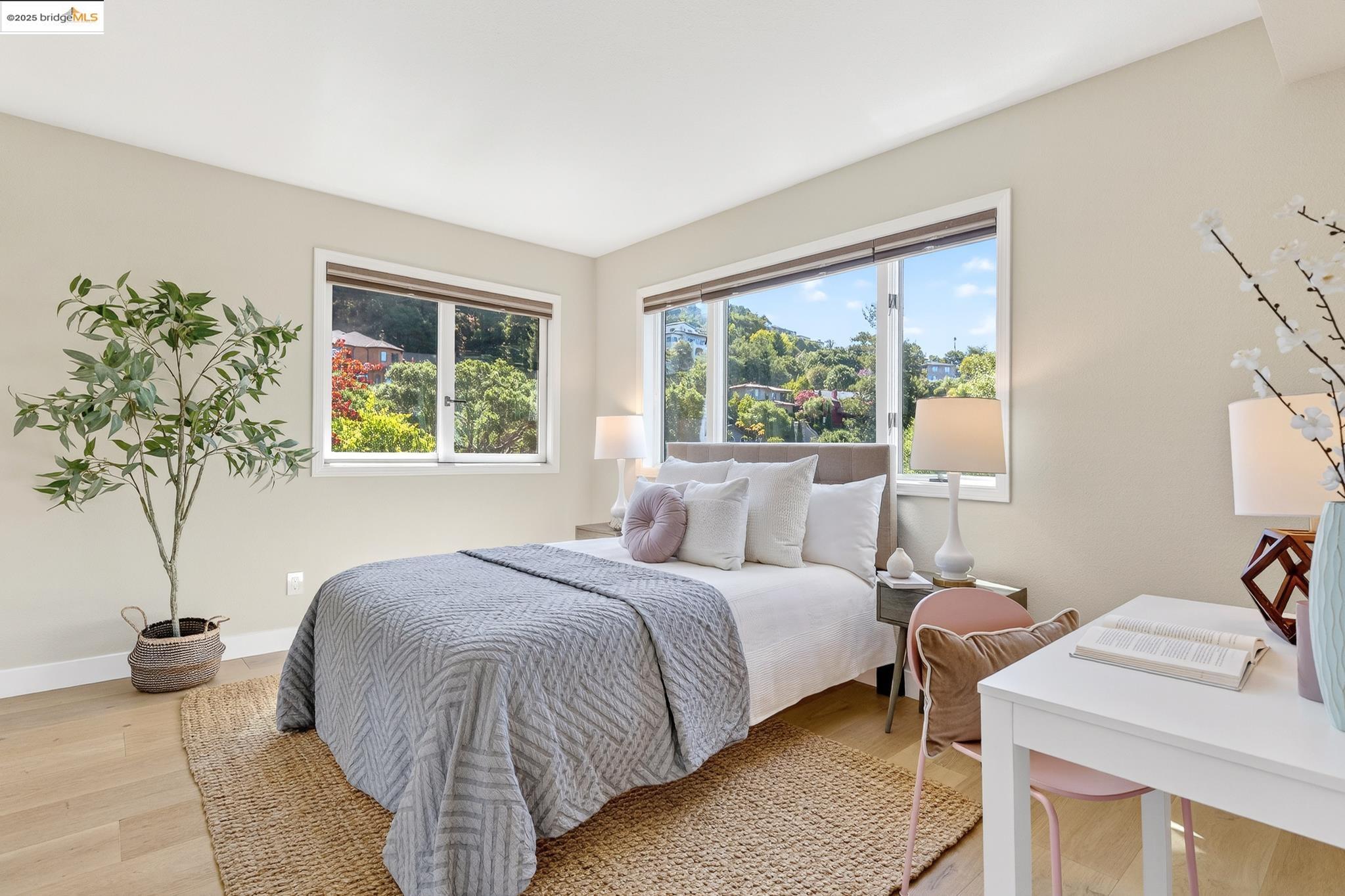 Detail Gallery Image 43 of 60 For 6330 Swainland Rd, Oakland,  CA 94611 - 5 Beds | 3/1 Baths