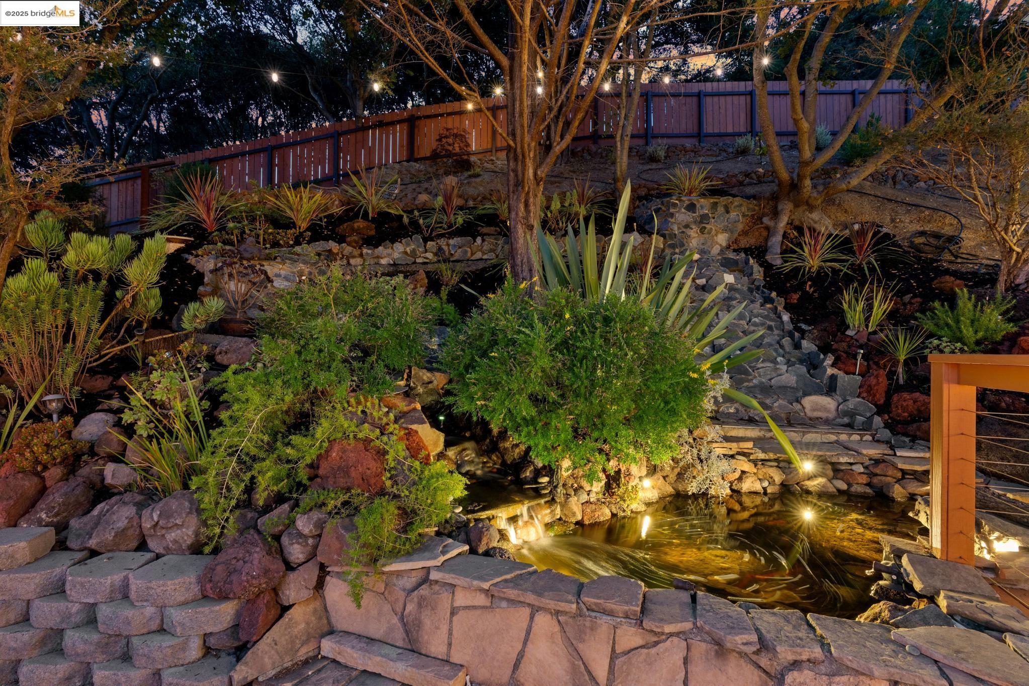 Detail Gallery Image 10 of 60 For 6330 Swainland Rd, Oakland,  CA 94611 - 5 Beds | 3/1 Baths