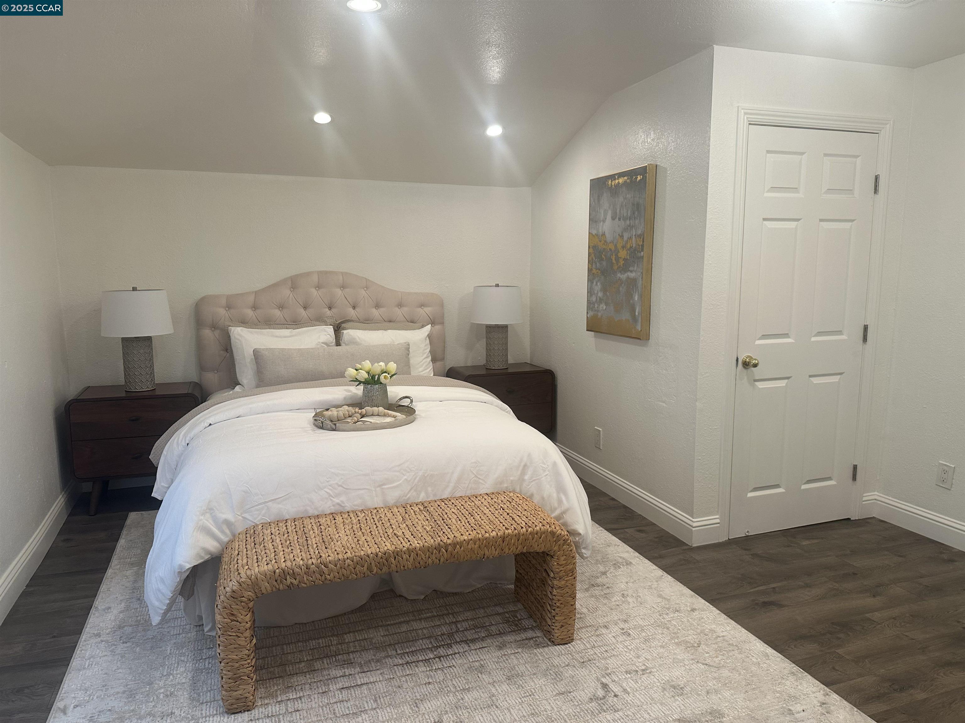 Detail Gallery Image 3 of 5 For 824 Gateway Dr, Vallejo,  CA 94589 - 5 Beds | 3 Baths