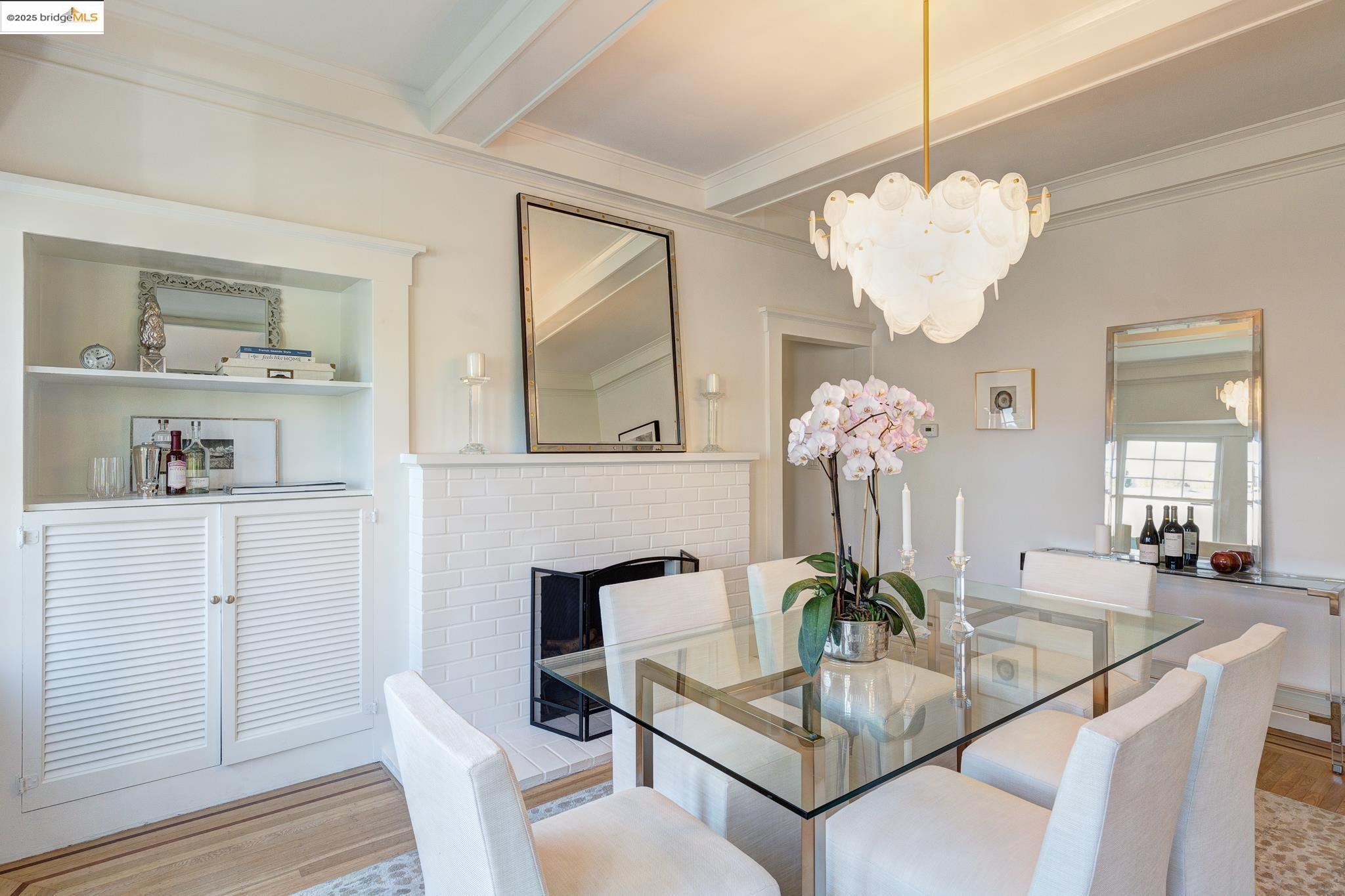 Detail Gallery Image 12 of 43 For 50 Lake Avenue, Piedmont,  CA 94611-0000 - 2 Beds | 2 Baths
