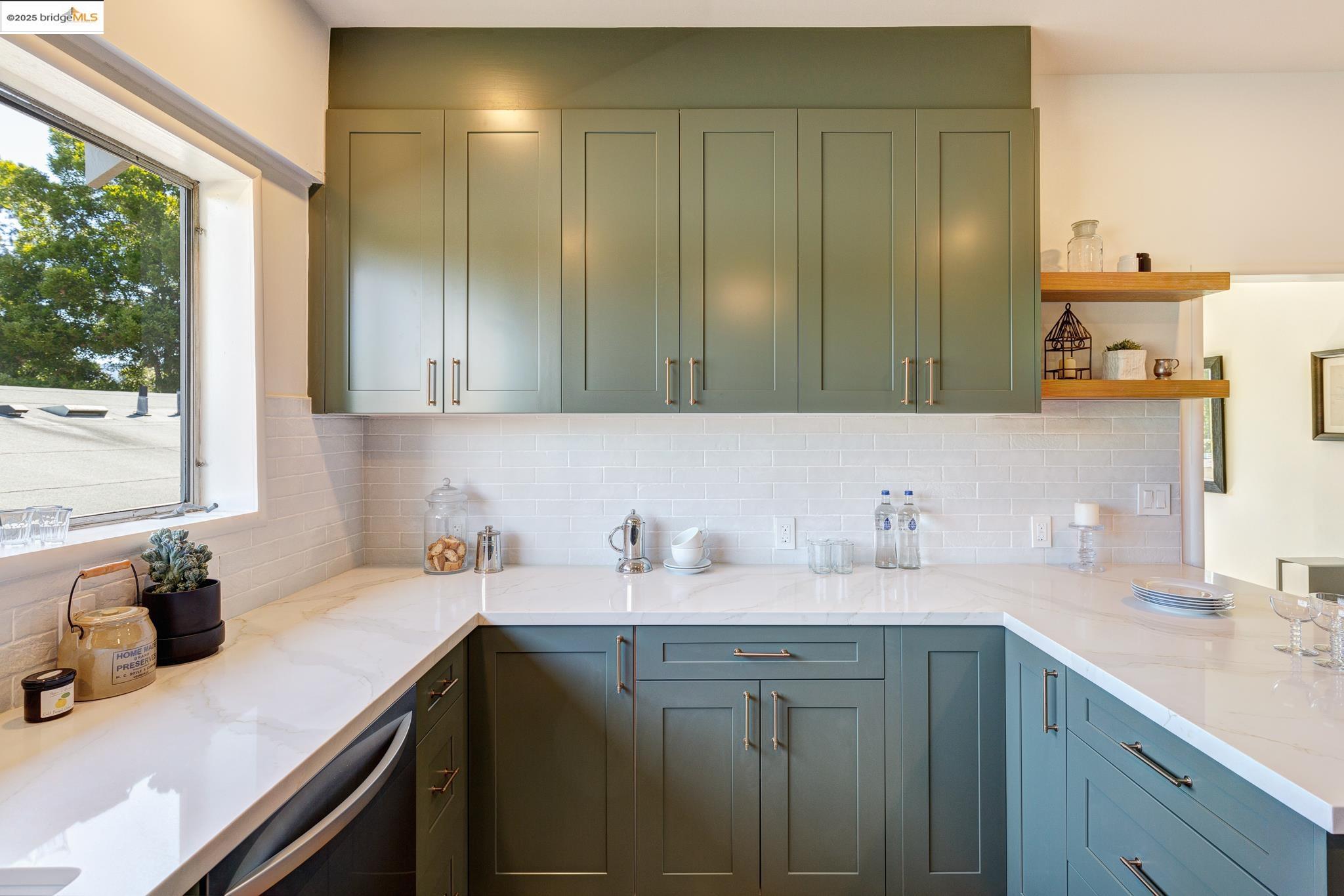 Detail Gallery Image 17 of 43 For 50 Lake Avenue, Piedmont,  CA 94611-0000 - 2 Beds | 2 Baths