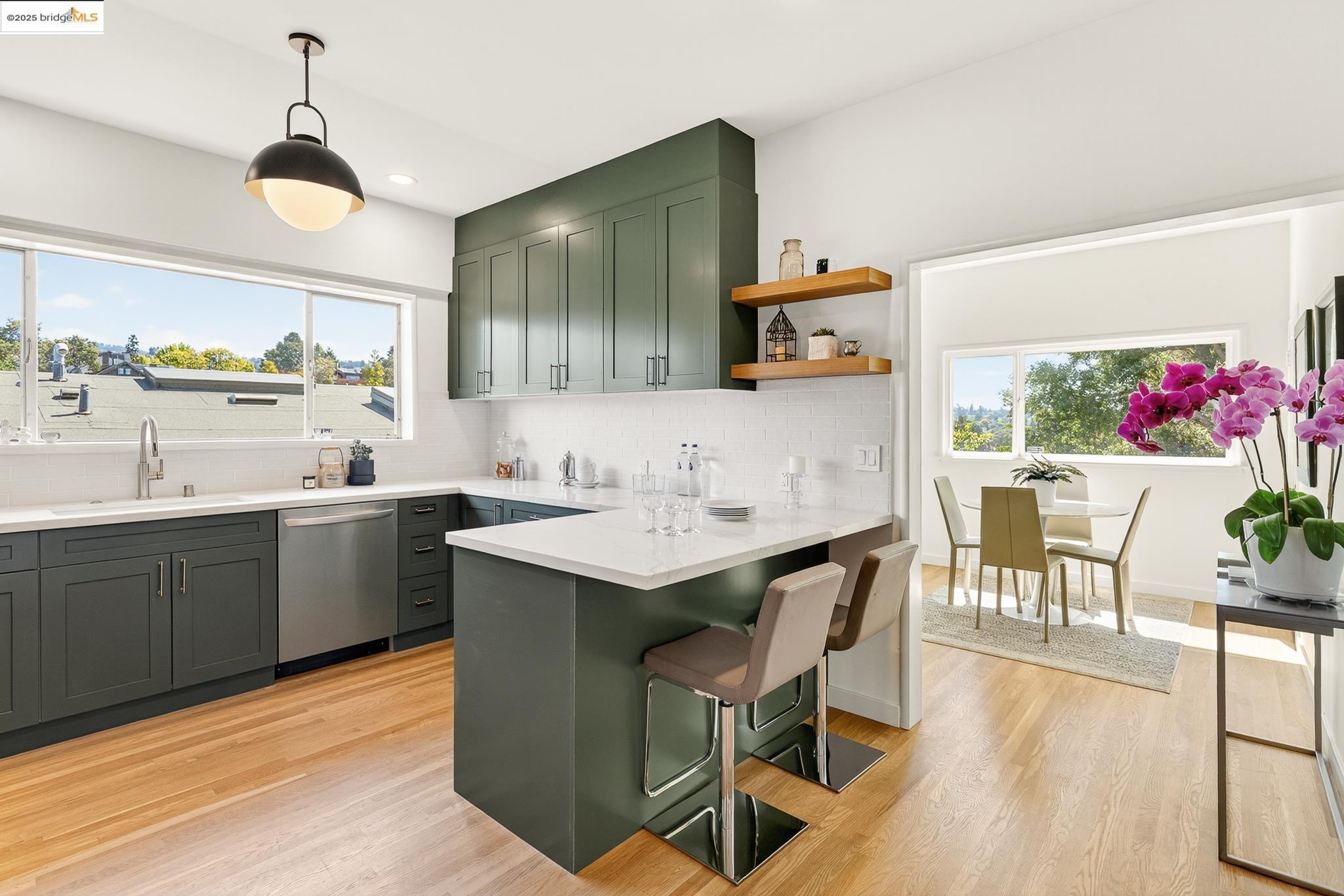 Detail Gallery Image 19 of 43 For 50 Lake Avenue, Piedmont,  CA 94611-0000 - 2 Beds | 2 Baths