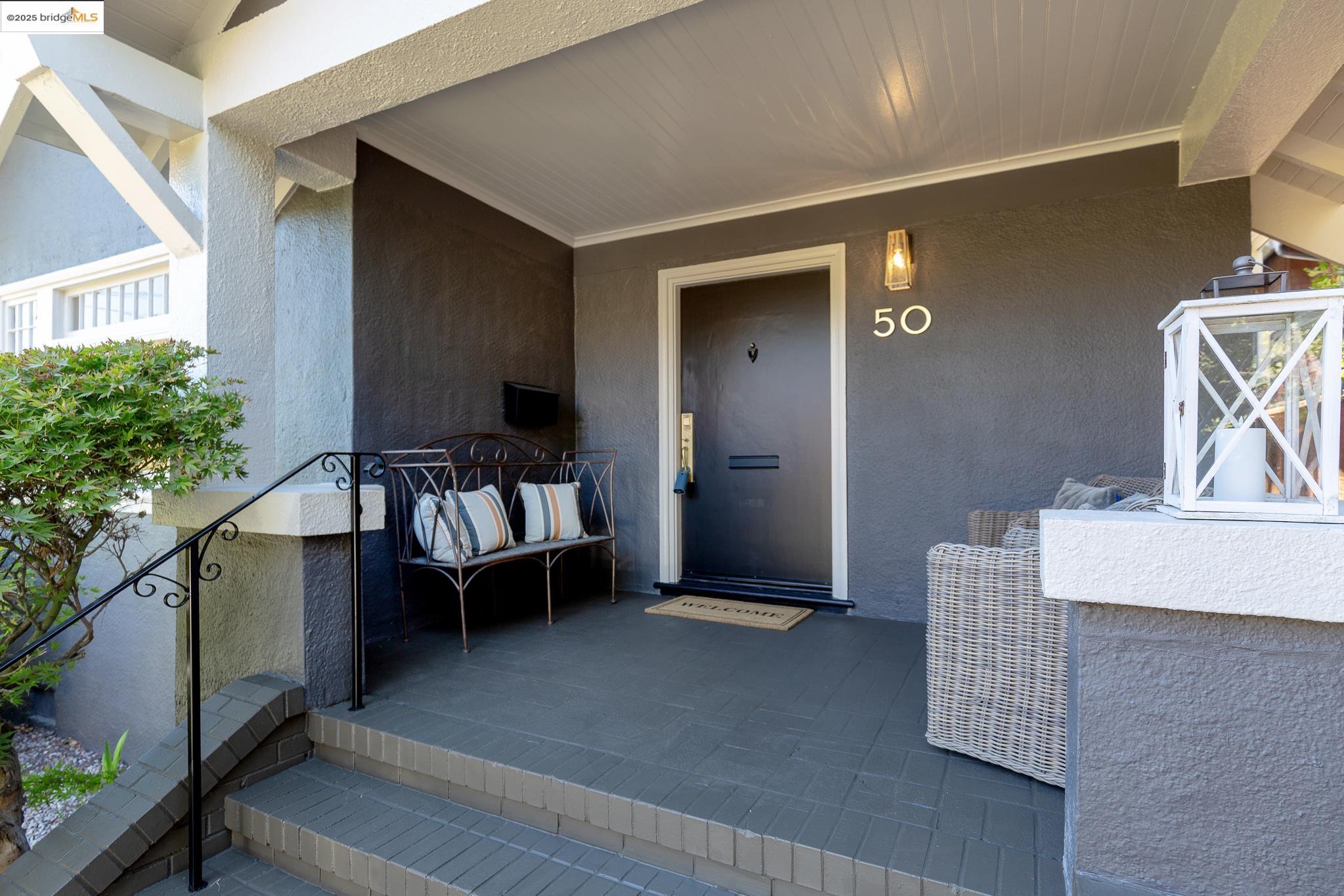 Detail Gallery Image 3 of 43 For 50 Lake Avenue, Piedmont,  CA 94611-0000 - 2 Beds | 2 Baths