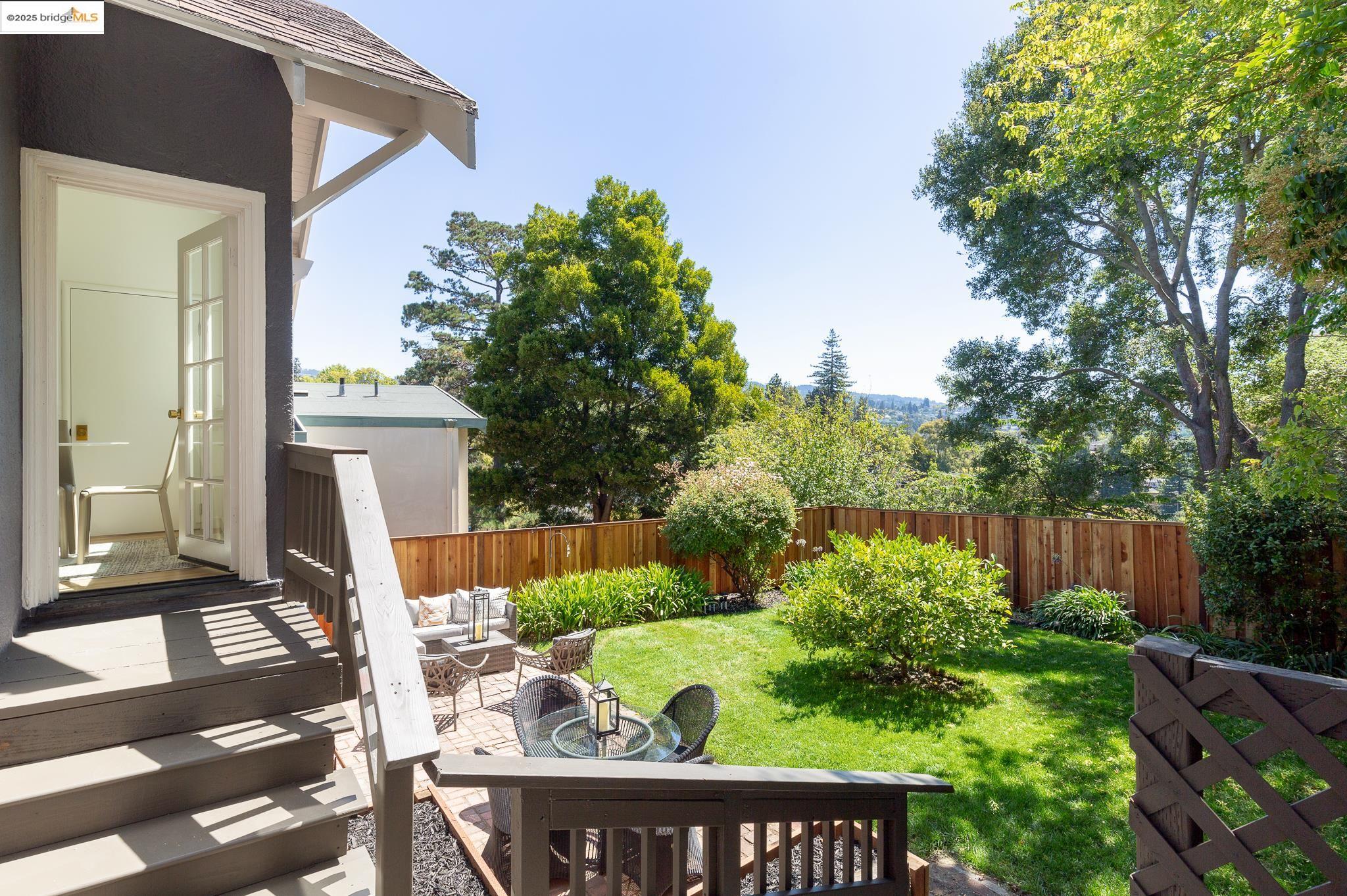 Detail Gallery Image 23 of 43 For 50 Lake Avenue, Piedmont,  CA 94611-0000 - 2 Beds | 2 Baths