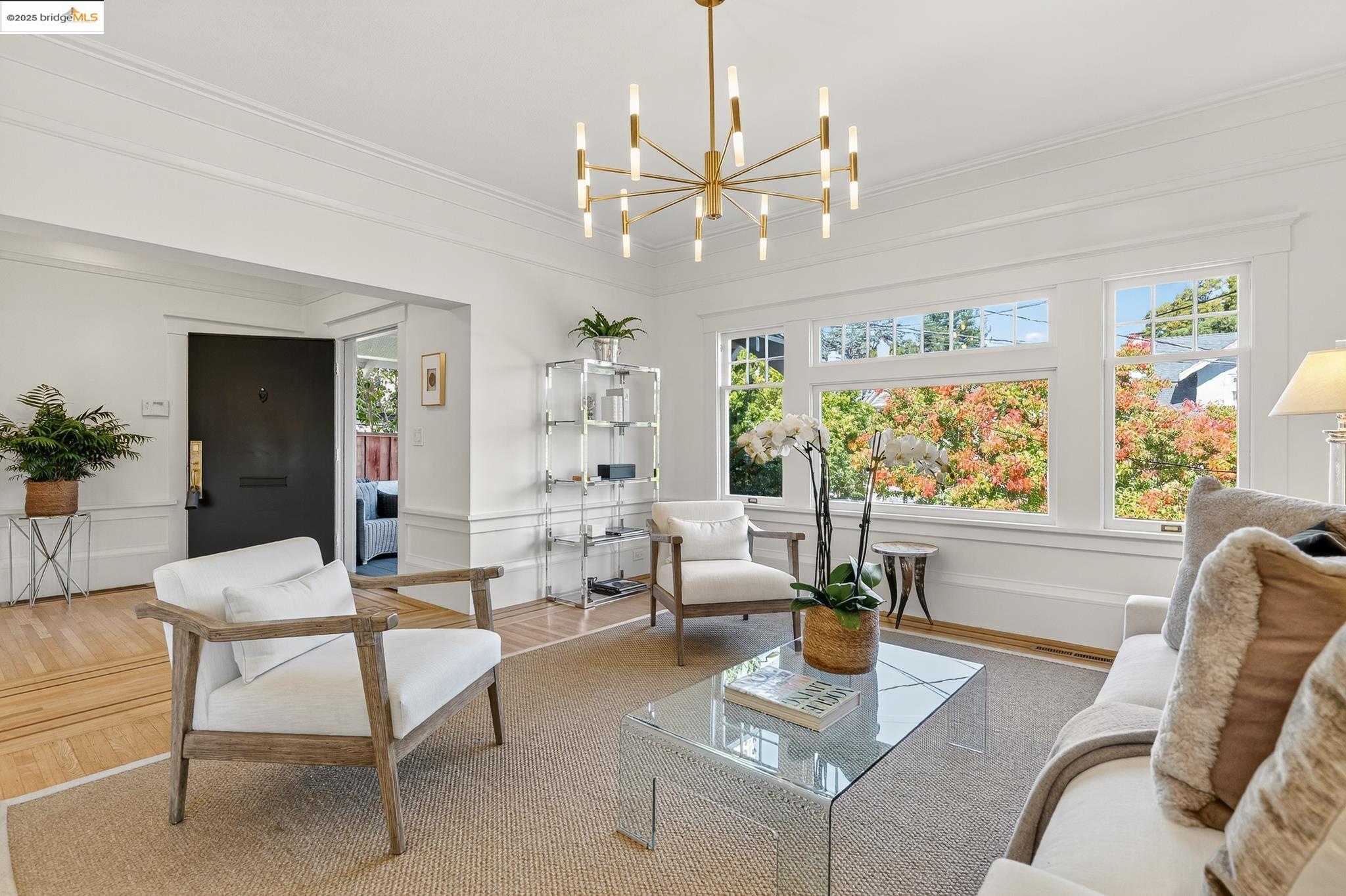 Detail Gallery Image 5 of 43 For 50 Lake Avenue, Piedmont,  CA 94611-0000 - 2 Beds | 2 Baths