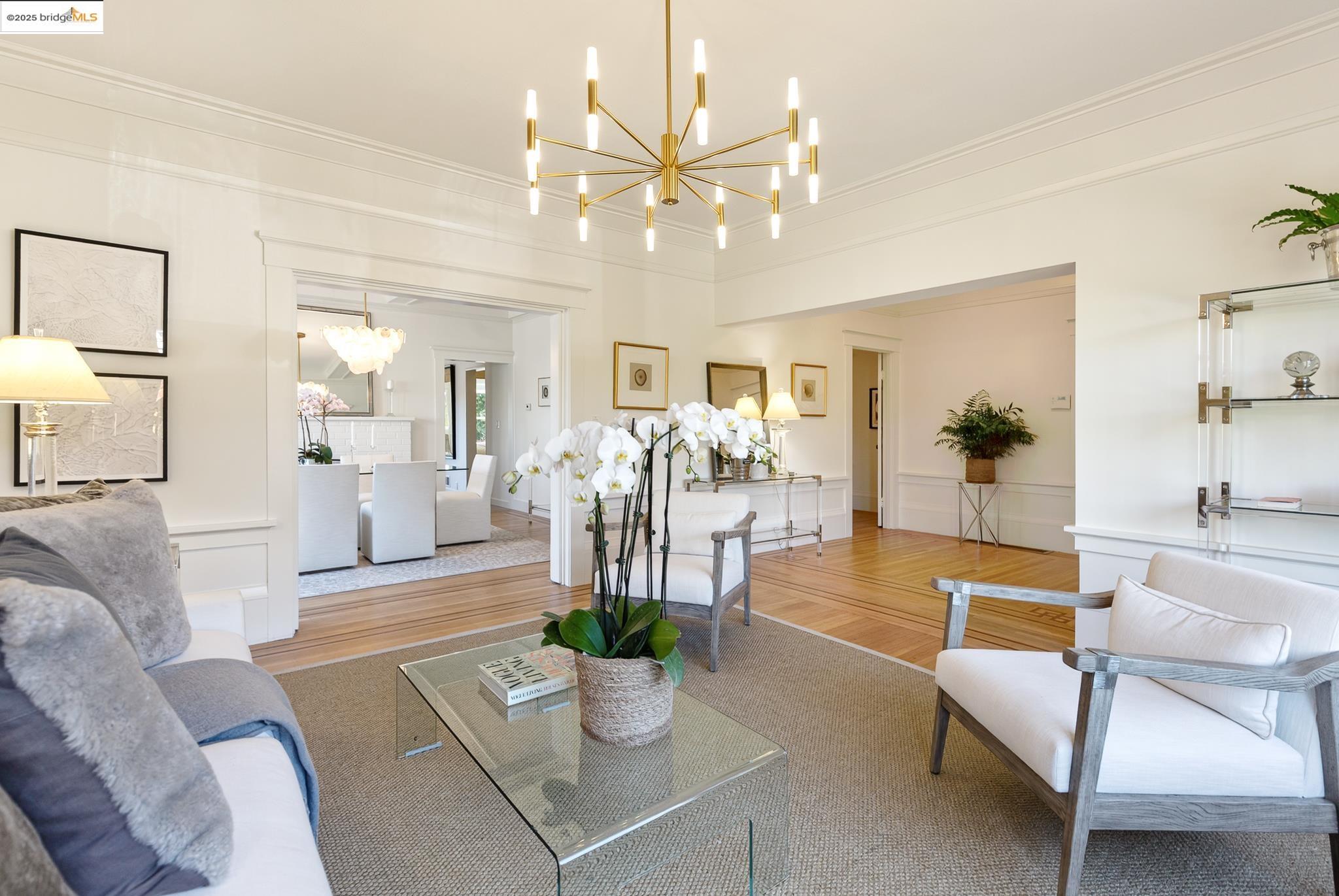 Detail Gallery Image 8 of 43 For 50 Lake Avenue, Piedmont,  CA 94611-0000 - 2 Beds | 2 Baths