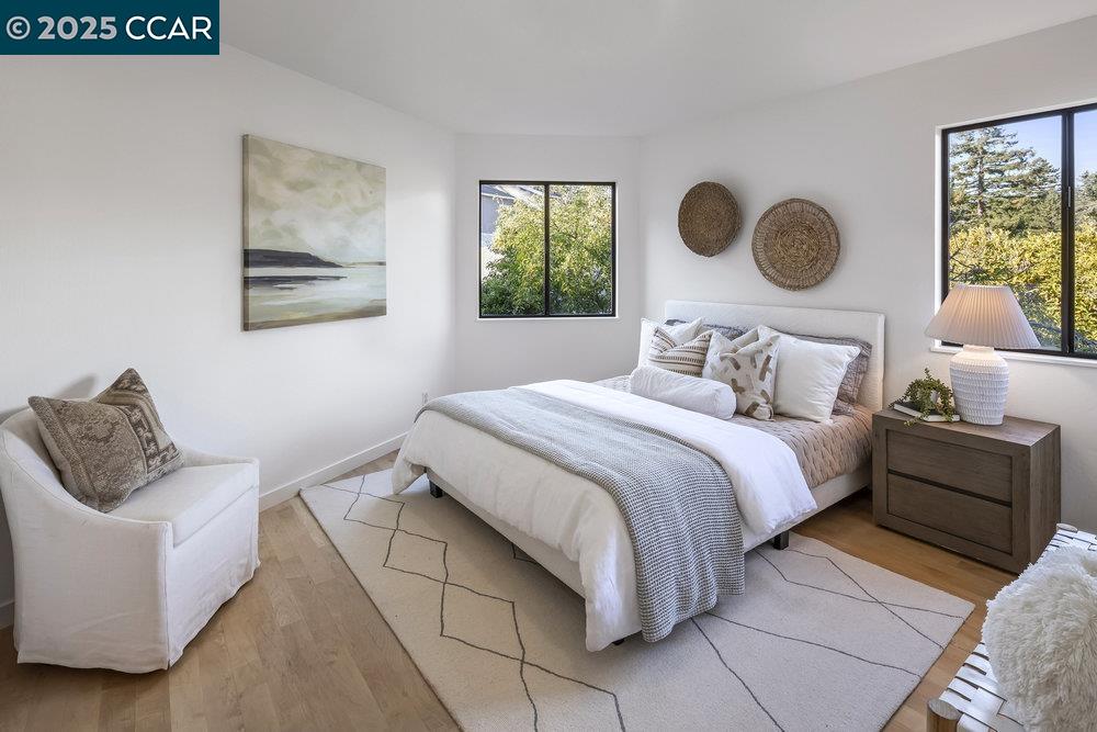 Detail Gallery Image 13 of 25 For 5621 Maxwelton Rd, Oakland,  CA 94618 - 3 Beds | 2/1 Baths