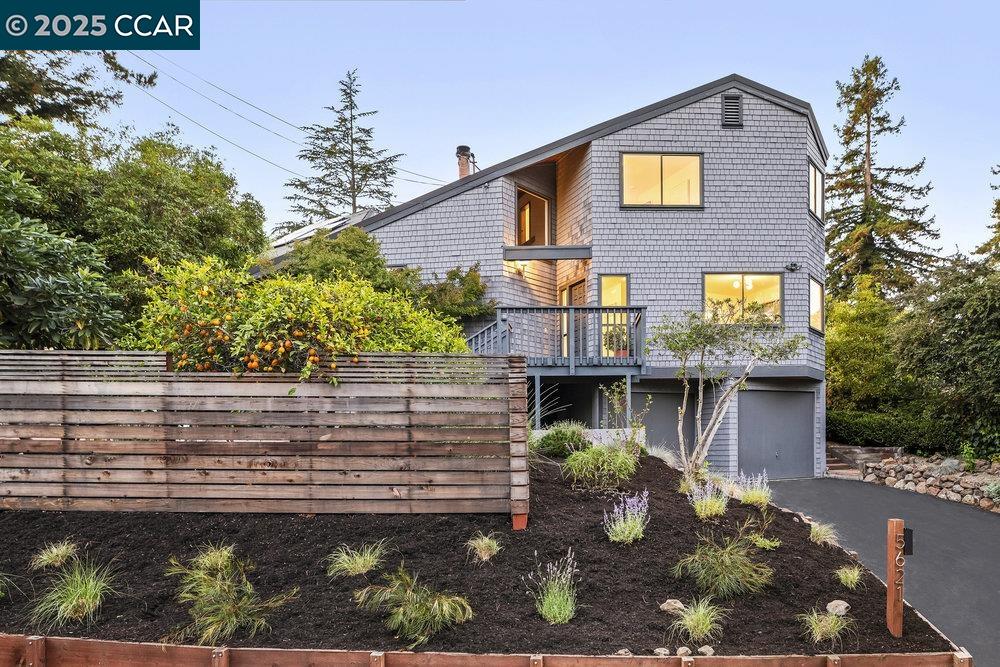 Detail Gallery Image 25 of 25 For 5621 Maxwelton Rd, Oakland,  CA 94618 - 3 Beds | 2/1 Baths