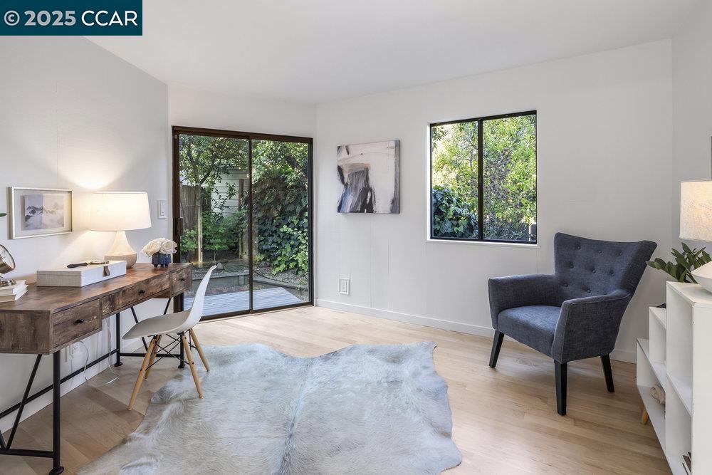 Detail Gallery Image 9 of 25 For 5621 Maxwelton Rd, Oakland,  CA 94618 - 3 Beds | 2/1 Baths