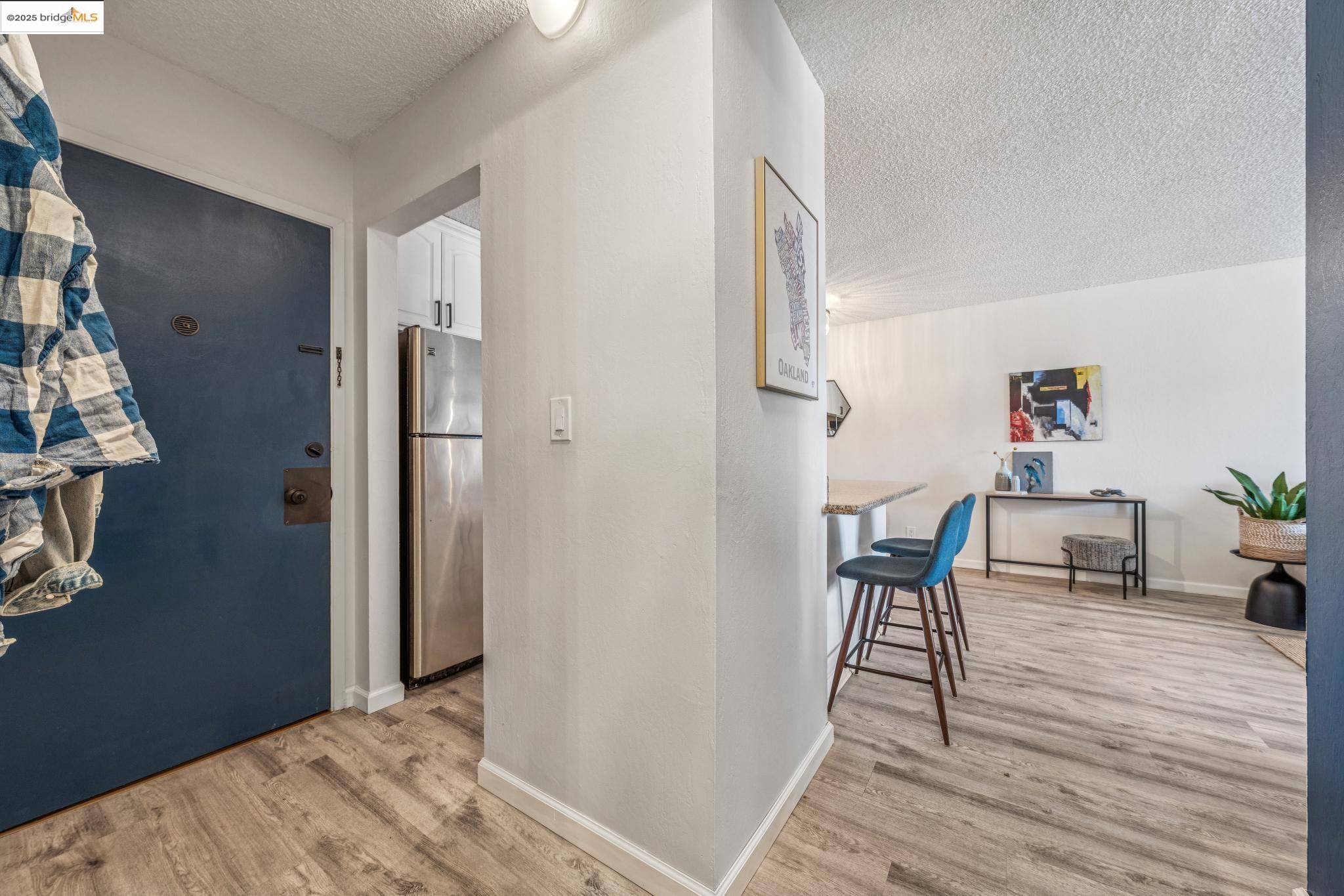 Detail Gallery Image 2 of 26 For 85 Vernon St #305,  Oakland,  CA 94610 - 1 Beds | 1 Baths