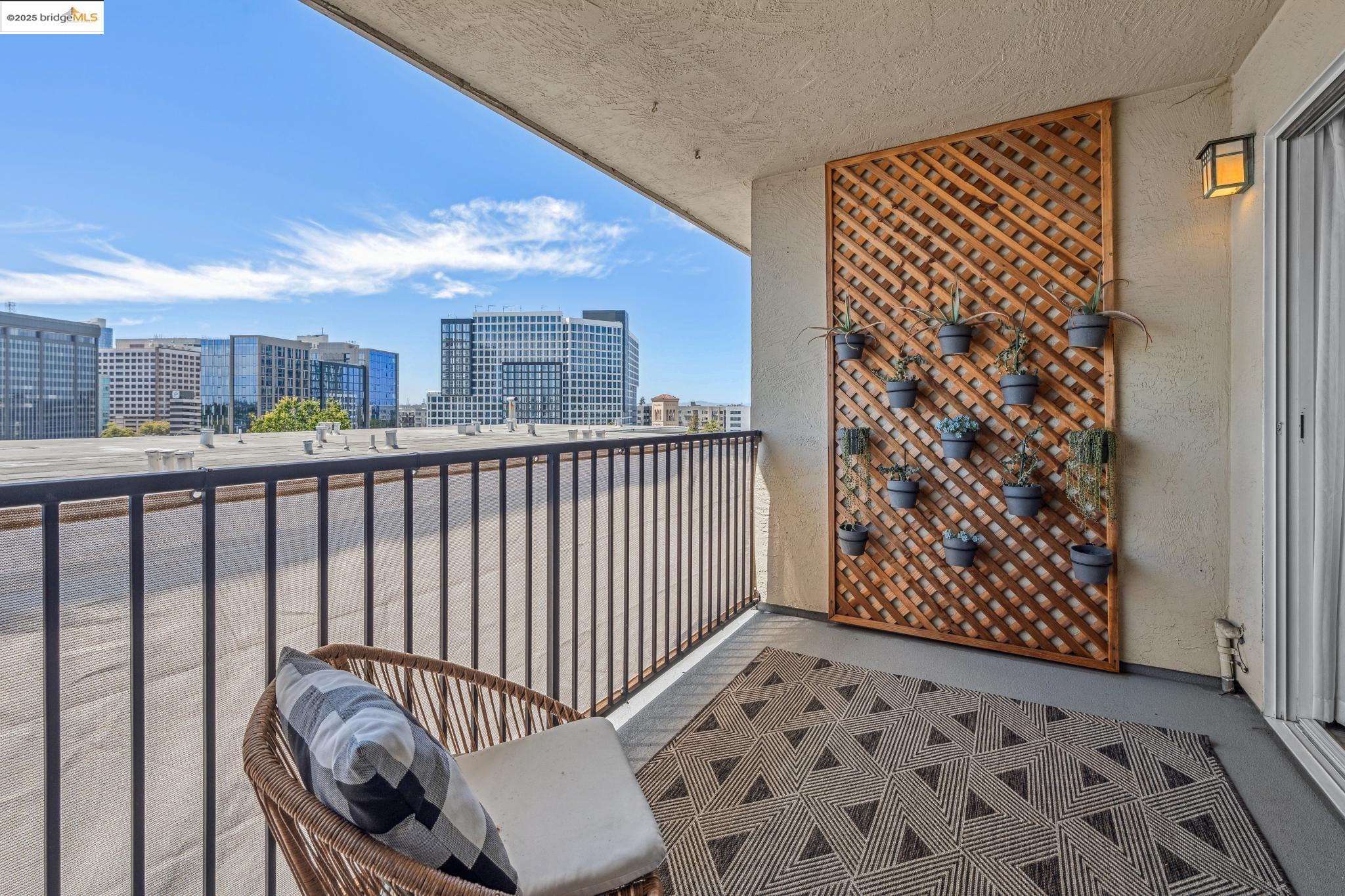 Detail Gallery Image 11 of 26 For 85 Vernon St #305,  Oakland,  CA 94610 - 1 Beds | 1 Baths
