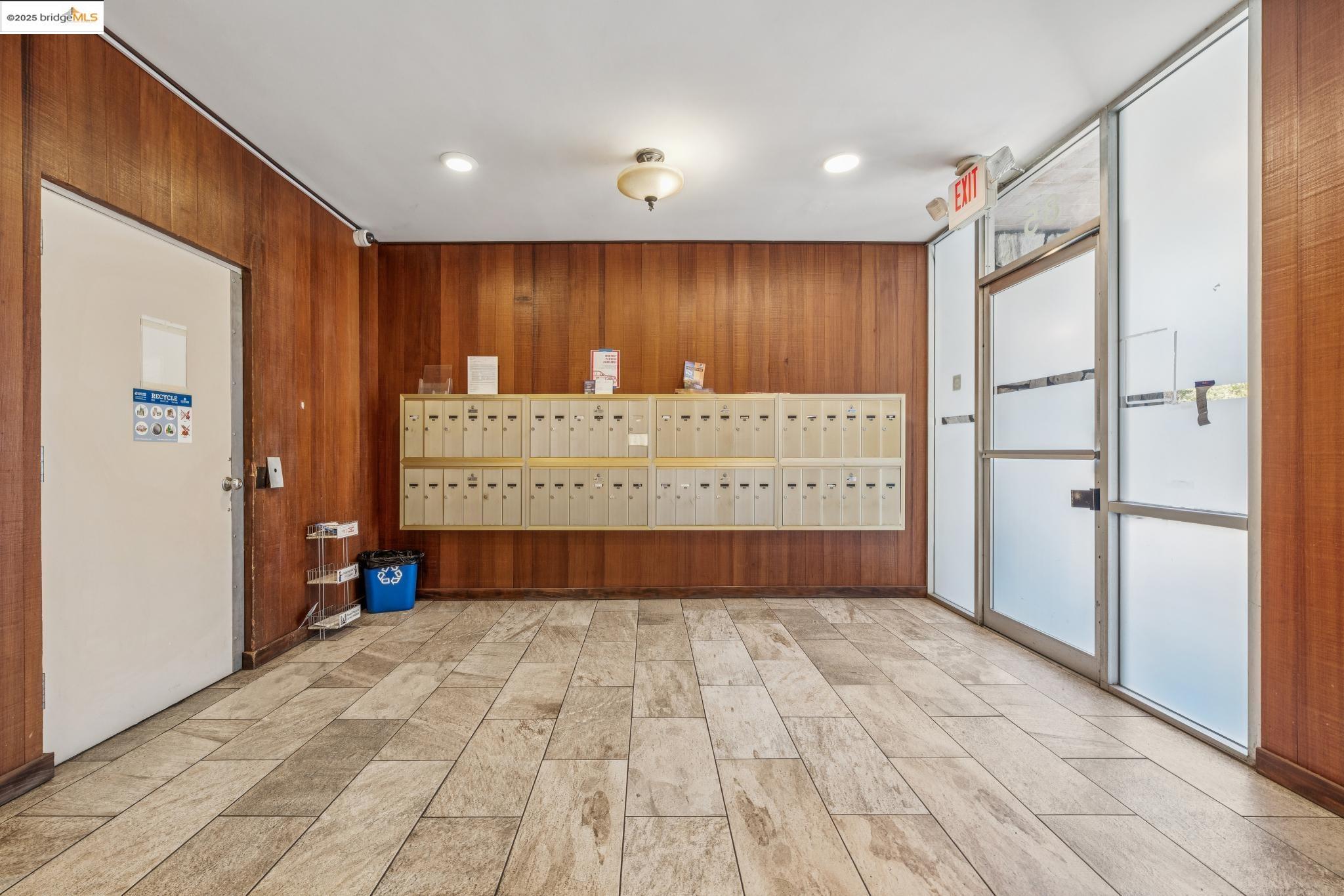 Detail Gallery Image 23 of 26 For 85 Vernon St #305,  Oakland,  CA 94610 - 1 Beds | 1 Baths