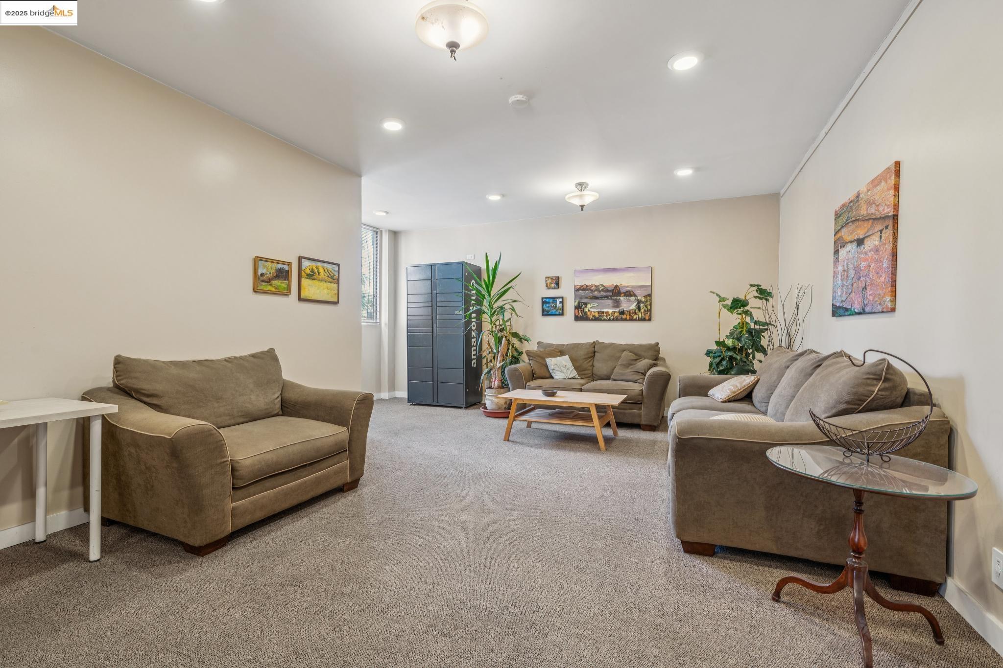 Detail Gallery Image 24 of 26 For 85 Vernon St #305,  Oakland,  CA 94610 - 1 Beds | 1 Baths