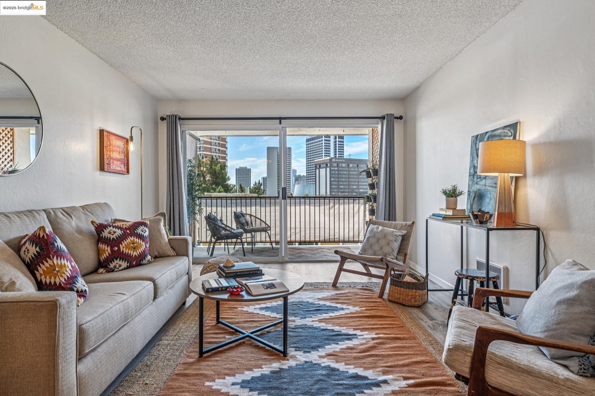 Detail Gallery Image 8 of 26 For 85 Vernon St #305,  Oakland,  CA 94610 - 1 Beds | 1 Baths