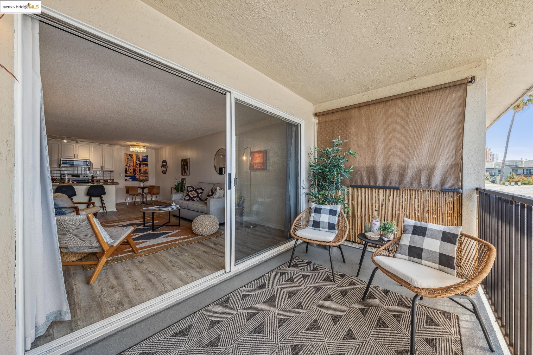 Detail Gallery Image 9 of 26 For 85 Vernon St #305,  Oakland,  CA 94610 - 1 Beds | 1 Baths