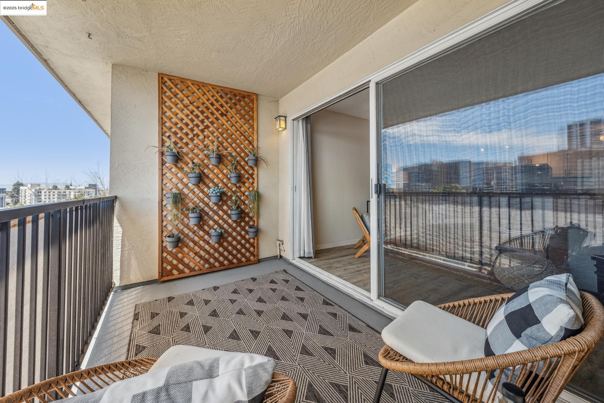 Detail Gallery Image 10 of 26 For 85 Vernon St #305,  Oakland,  CA 94610 - 1 Beds | 1 Baths