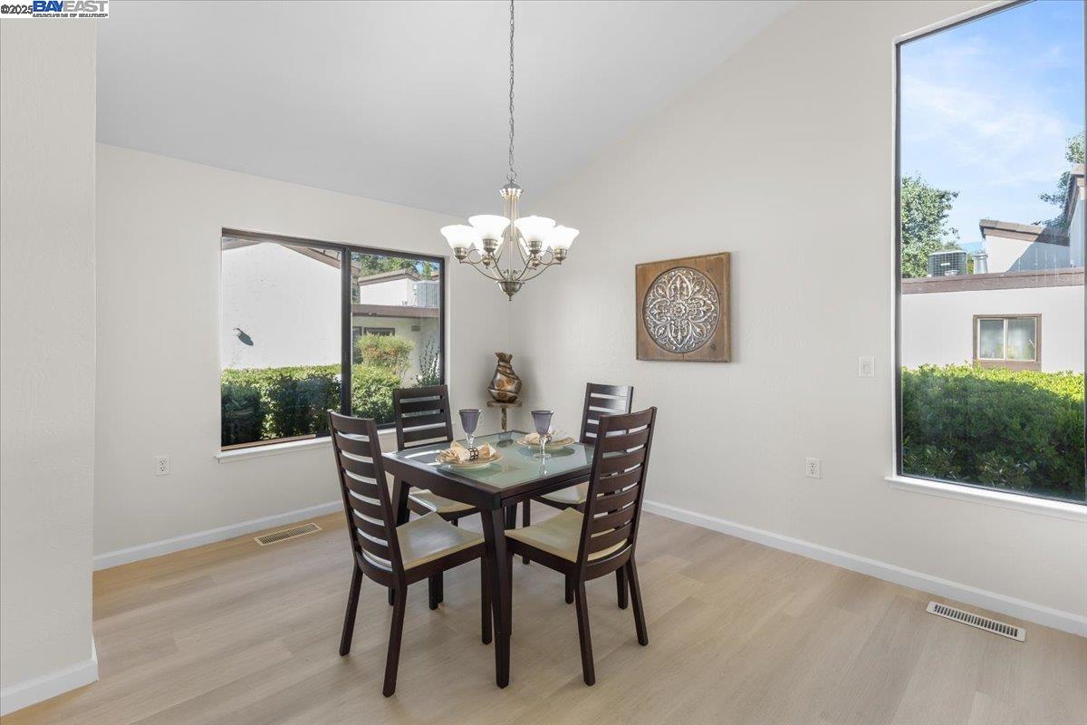 Detail Gallery Image 11 of 47 For 236 Tangerine Ct, San Ramon,  CA 94583 - 2 Beds | 2 Baths