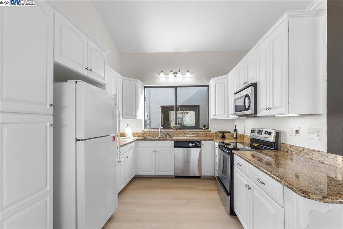 Detail Gallery Image 14 of 47 For 236 Tangerine Ct, San Ramon,  CA 94583 - 2 Beds | 2 Baths