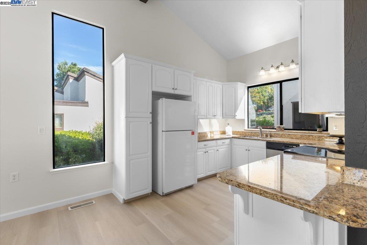 Detail Gallery Image 15 of 47 For 236 Tangerine Ct, San Ramon,  CA 94583 - 2 Beds | 2 Baths