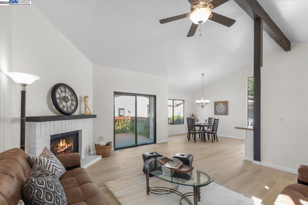 Detail Gallery Image 10 of 47 For 236 Tangerine Ct, San Ramon,  CA 94583 - 2 Beds | 2 Baths