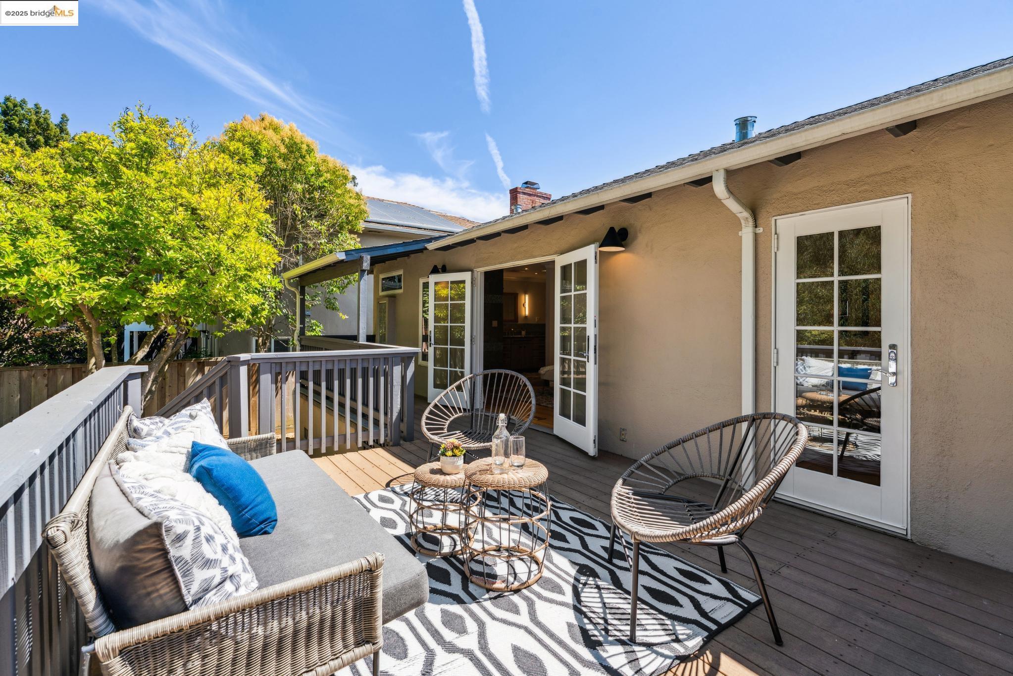 Detail Gallery Image 28 of 46 For 2120 Braemar Rd, Oakland,  CA 94602 - 2 Beds | 2 Baths