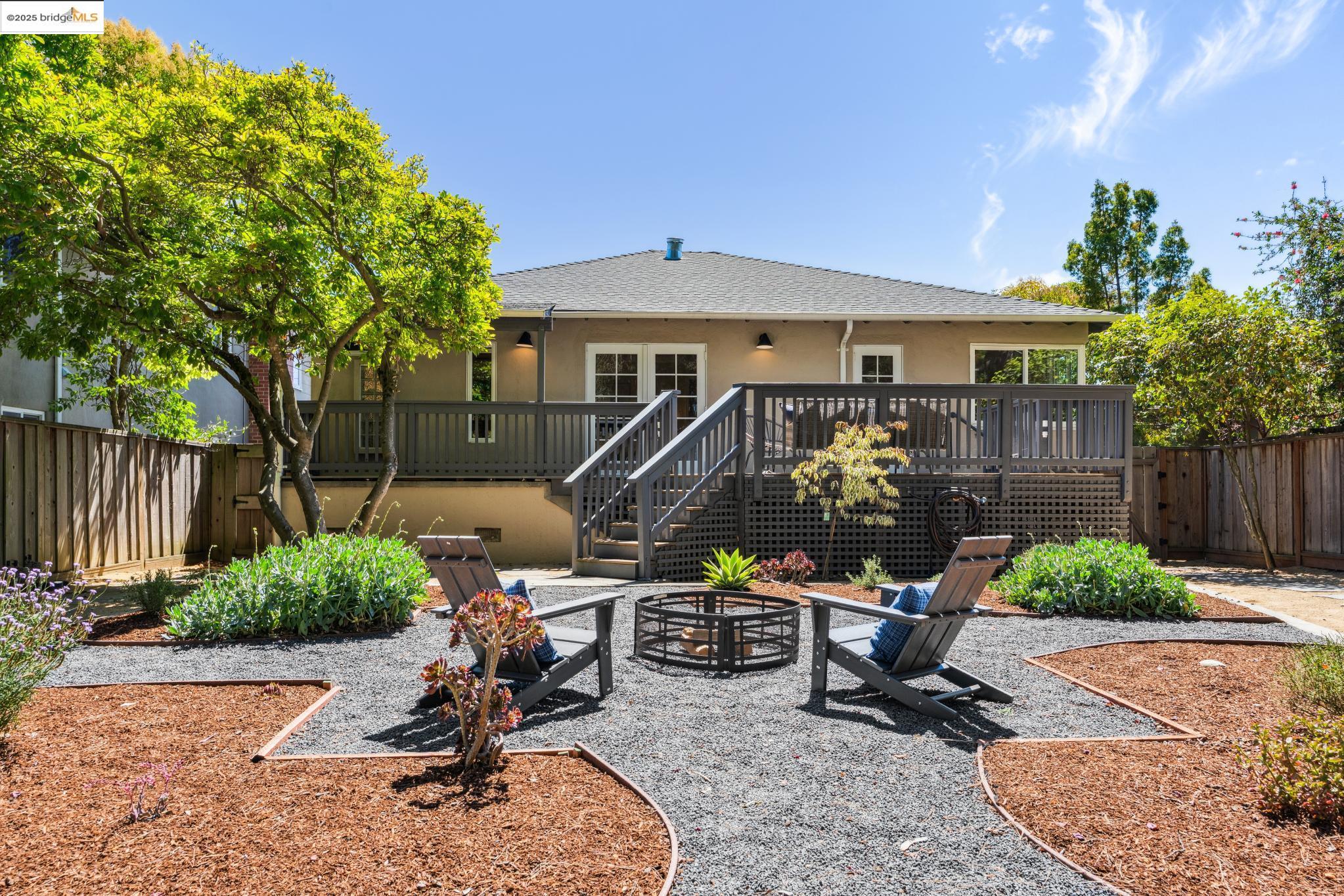 Detail Gallery Image 32 of 46 For 2120 Braemar Rd, Oakland,  CA 94602 - 2 Beds | 2 Baths