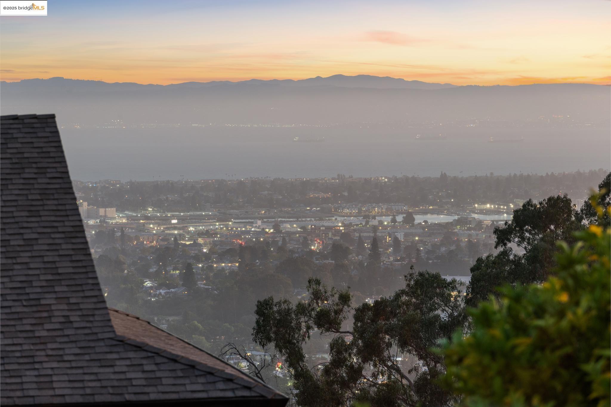 Detail Gallery Image 34 of 46 For 2120 Braemar Rd, Oakland,  CA 94602 - 2 Beds | 2 Baths