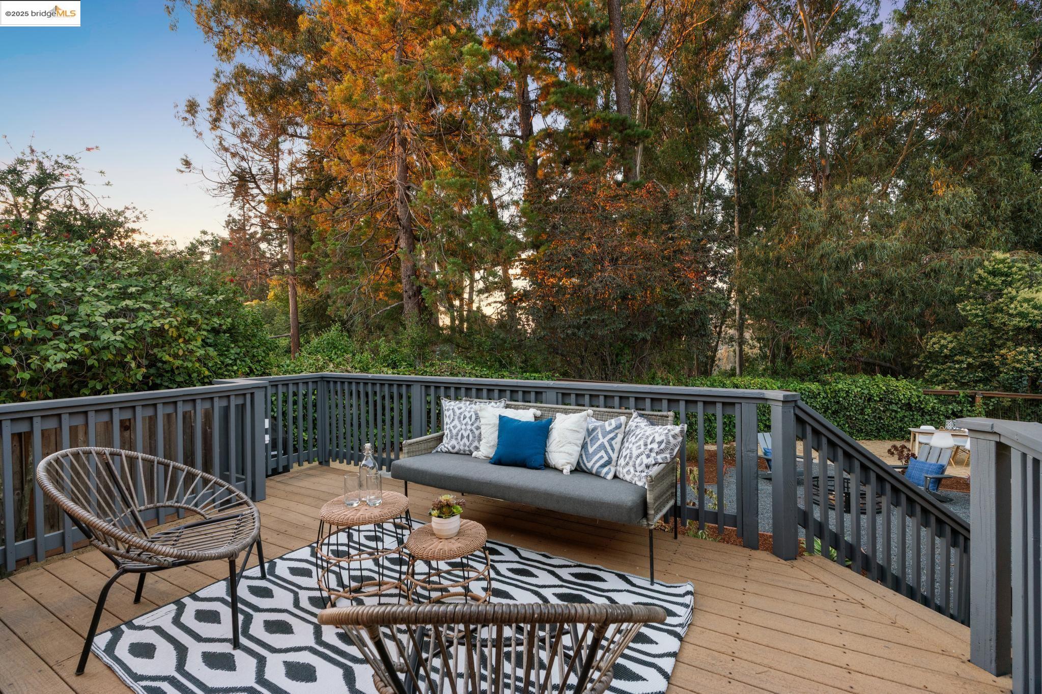 Detail Gallery Image 36 of 46 For 2120 Braemar Rd, Oakland,  CA 94602 - 2 Beds | 2 Baths