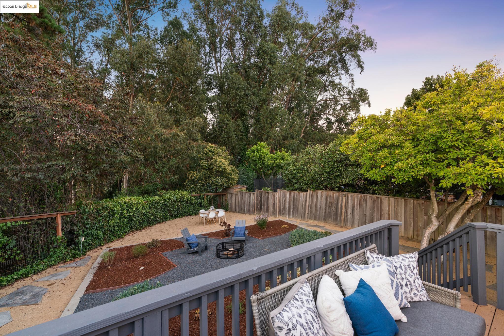 Detail Gallery Image 38 of 46 For 2120 Braemar Rd, Oakland,  CA 94602 - 2 Beds | 2 Baths