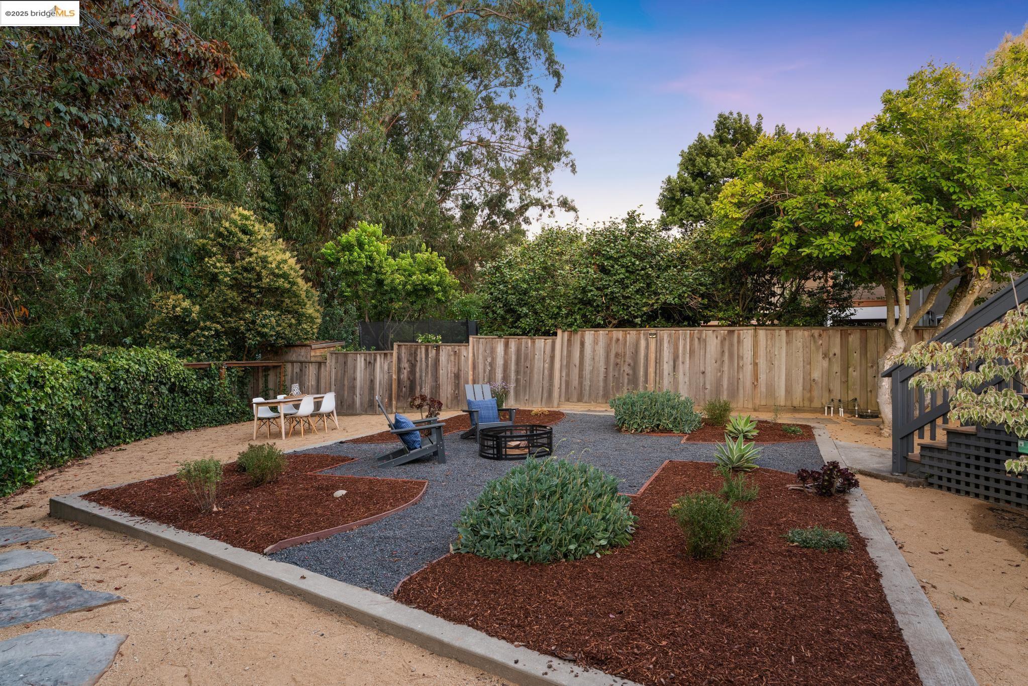 Detail Gallery Image 43 of 46 For 2120 Braemar Rd, Oakland,  CA 94602 - 2 Beds | 2 Baths