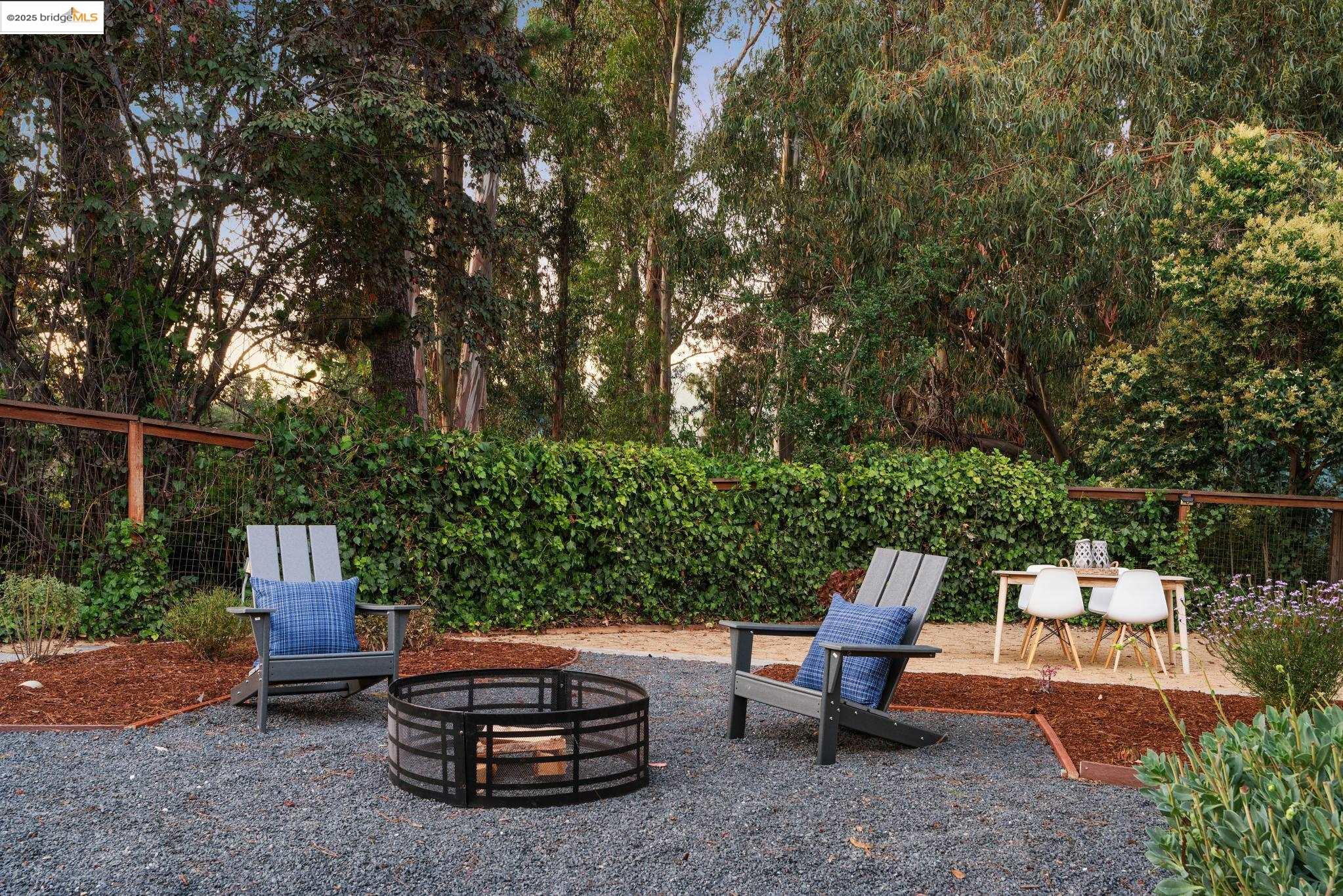 Detail Gallery Image 44 of 46 For 2120 Braemar Rd, Oakland,  CA 94602 - 2 Beds | 2 Baths