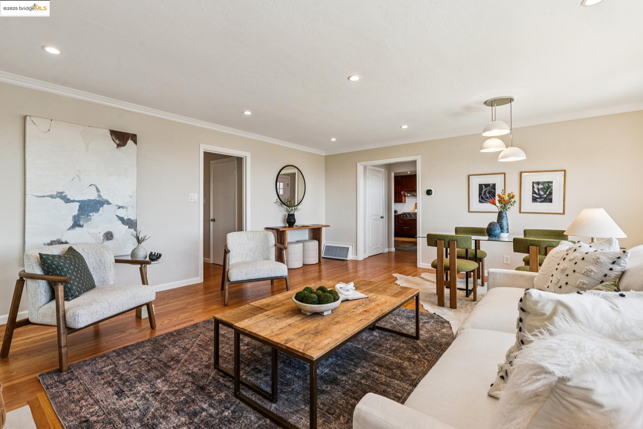 Detail Gallery Image 7 of 46 For 2120 Braemar Rd, Oakland,  CA 94602 - 2 Beds | 2 Baths