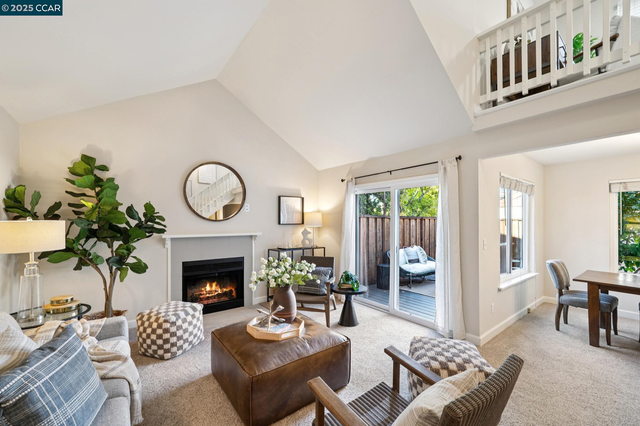 Detail Gallery Image 11 of 48 For 2162 Hillside Ave, Walnut Creek,  CA 94597 - 2 Beds | 2 Baths