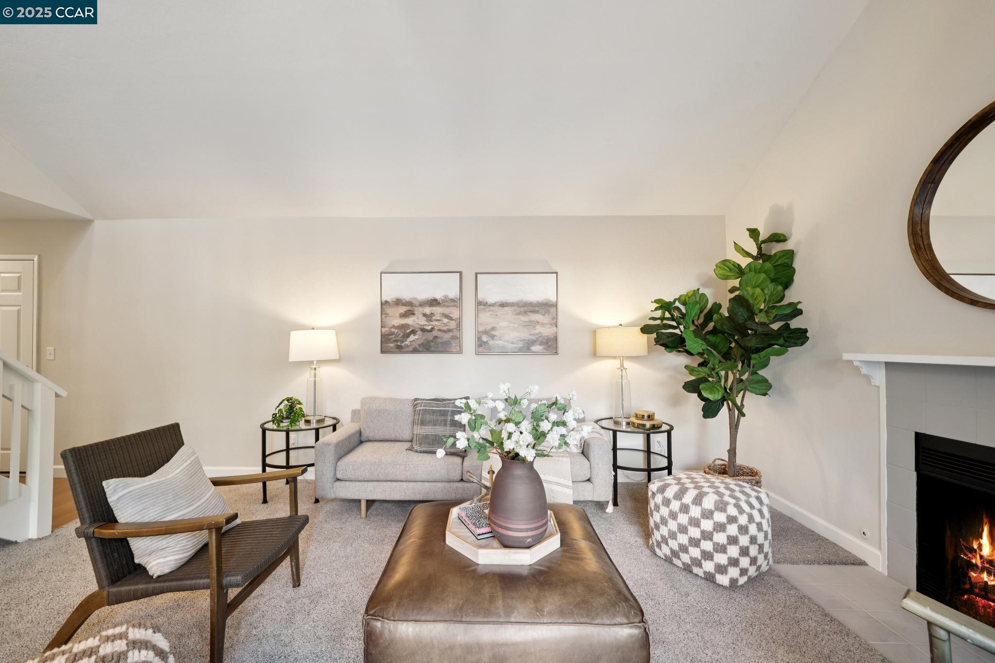Detail Gallery Image 12 of 48 For 2162 Hillside Ave, Walnut Creek,  CA 94597 - 2 Beds | 2 Baths