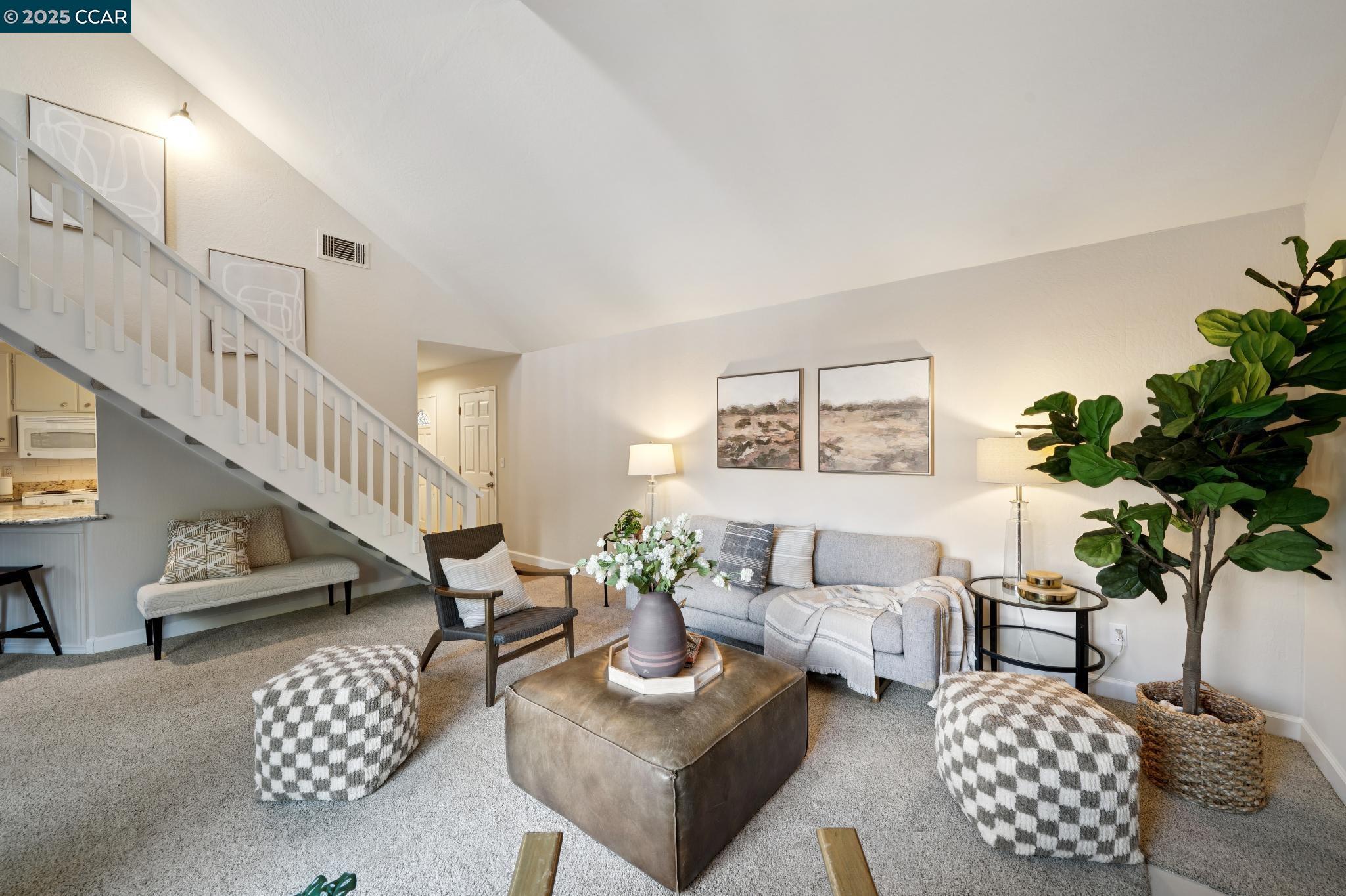 Detail Gallery Image 13 of 48 For 2162 Hillside Ave, Walnut Creek,  CA 94597 - 2 Beds | 2 Baths