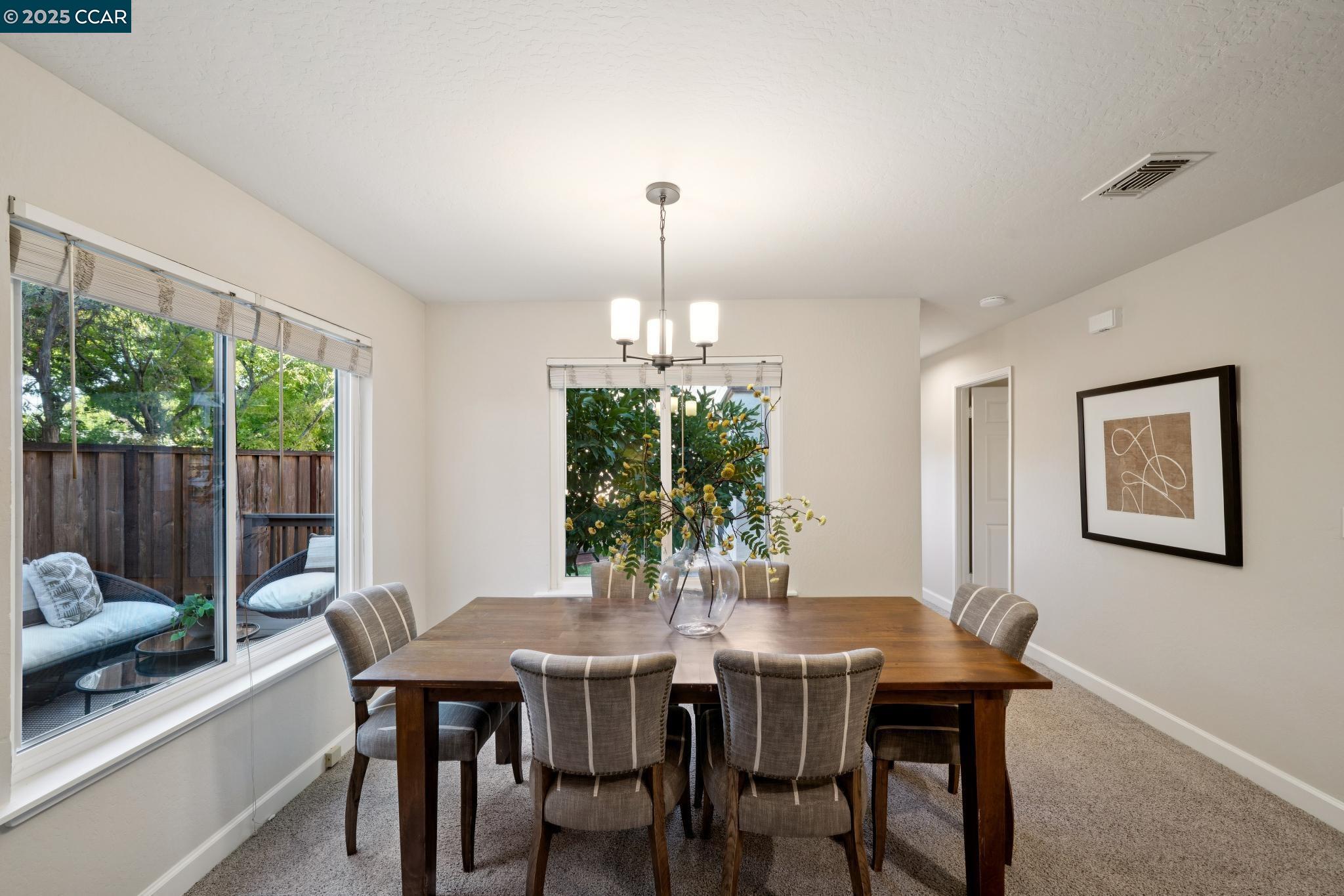 Detail Gallery Image 14 of 48 For 2162 Hillside Ave, Walnut Creek,  CA 94597 - 2 Beds | 2 Baths