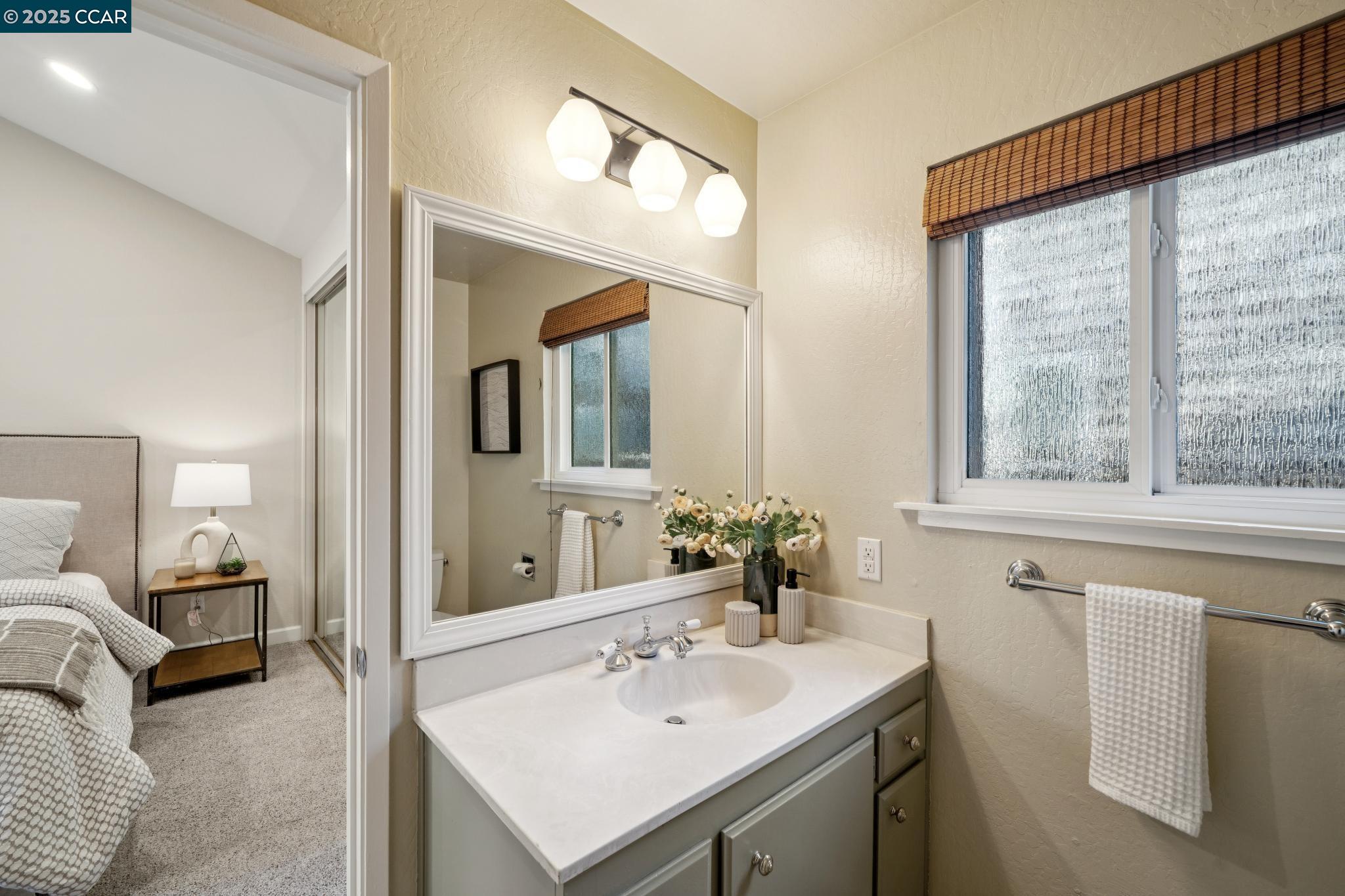 Detail Gallery Image 32 of 48 For 2162 Hillside Ave, Walnut Creek,  CA 94597 - 2 Beds | 2 Baths
