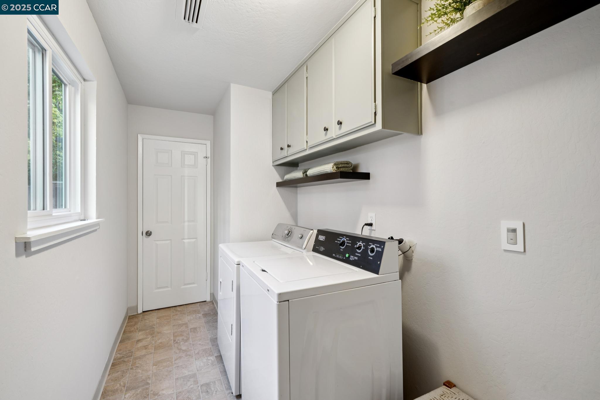 Detail Gallery Image 39 of 48 For 2162 Hillside Ave, Walnut Creek,  CA 94597 - 2 Beds | 2 Baths