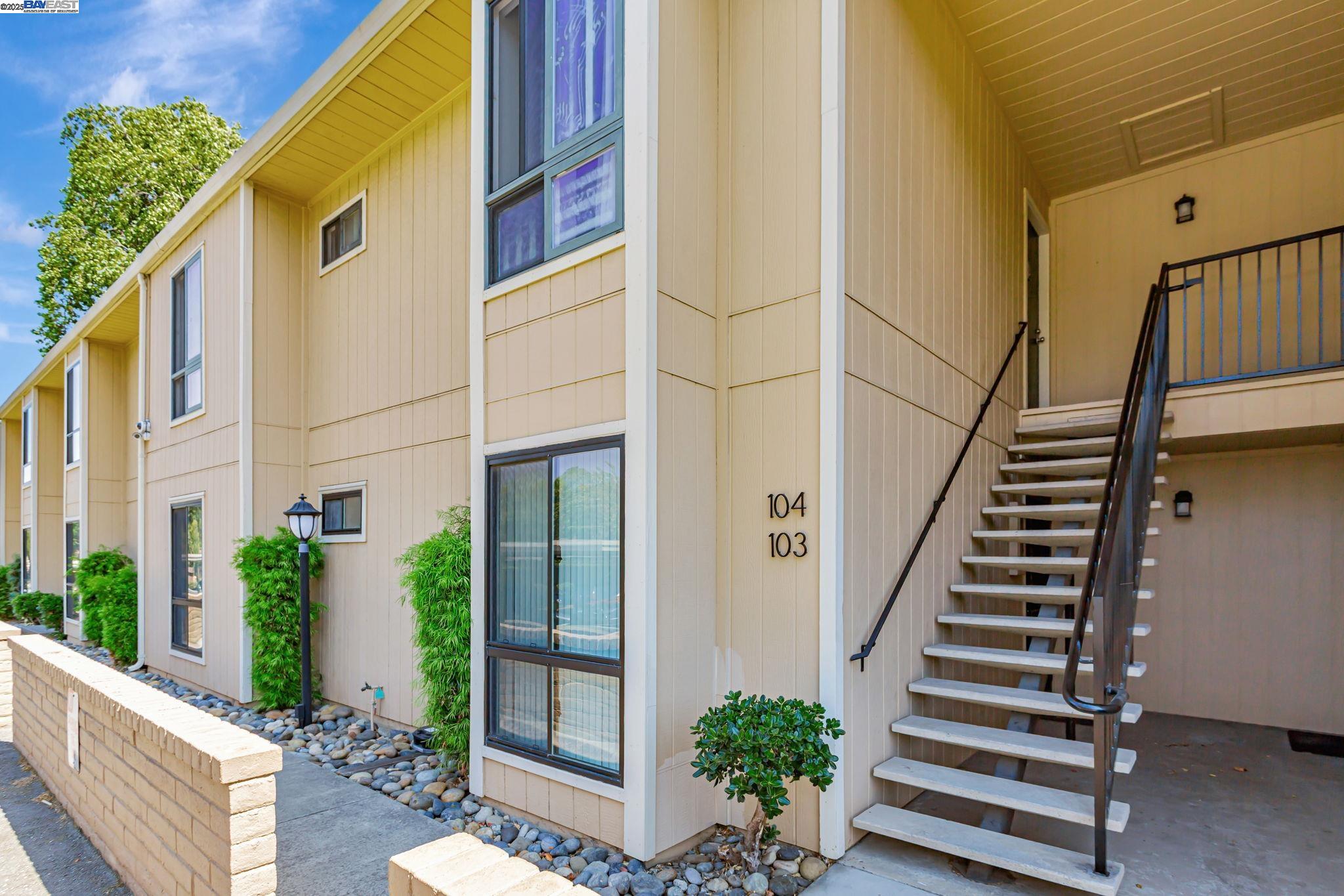 Detail Gallery Image 2 of 42 For 8975 Alcosta Blvd #104,  San Ramon,  CA 94583 - 2 Beds | 1 Baths