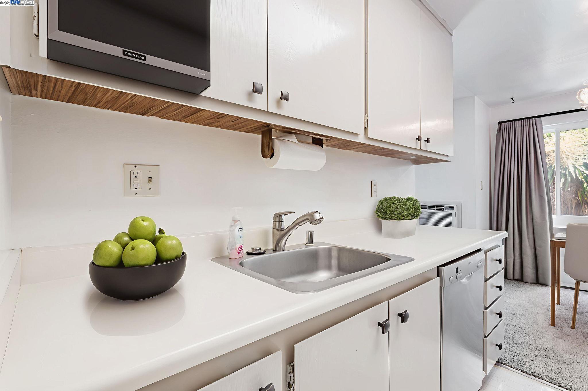 Detail Gallery Image 5 of 42 For 8975 Alcosta Blvd #104,  San Ramon,  CA 94583 - 2 Beds | 1 Baths