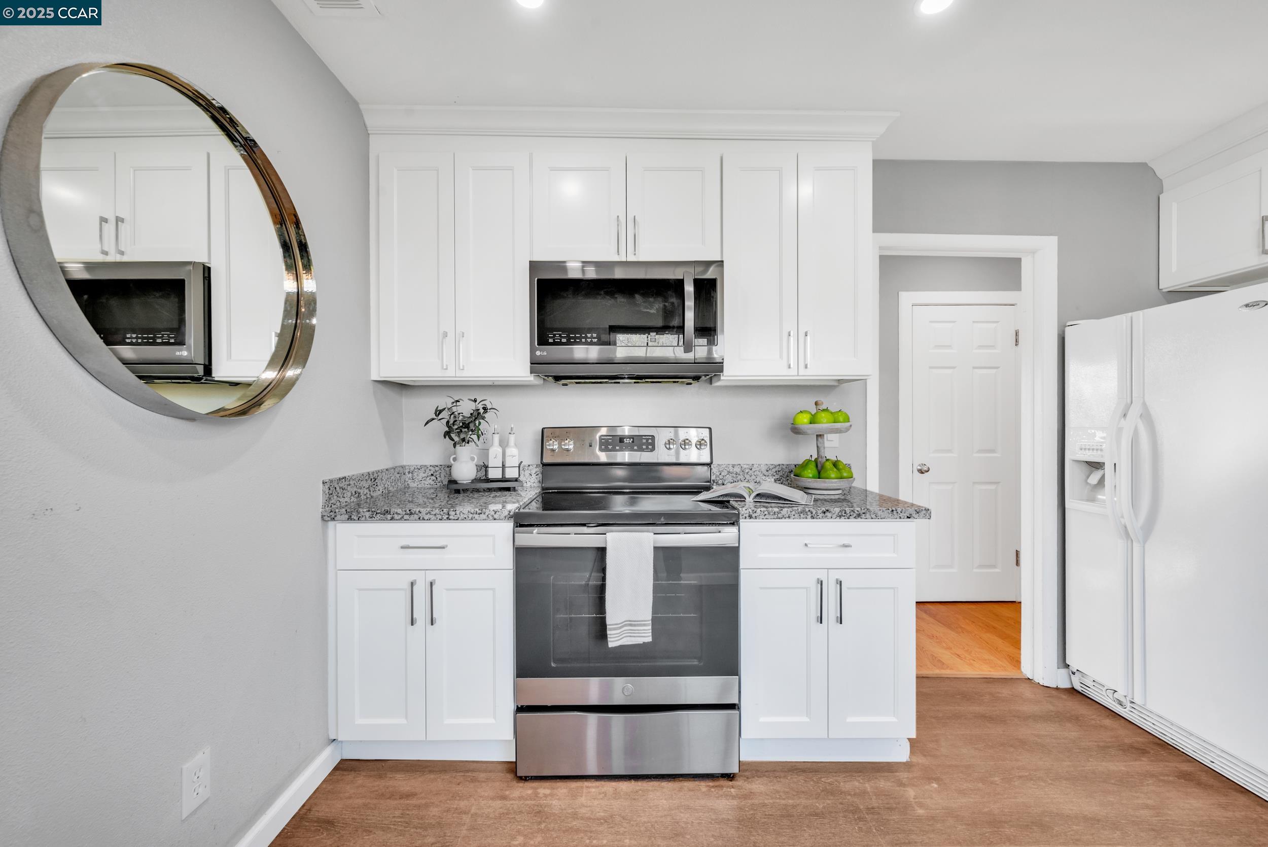 Detail Gallery Image 11 of 36 For 2774 Broadmoor Avenue, Concord,  CA 94520 - 3 Beds | 1 Baths