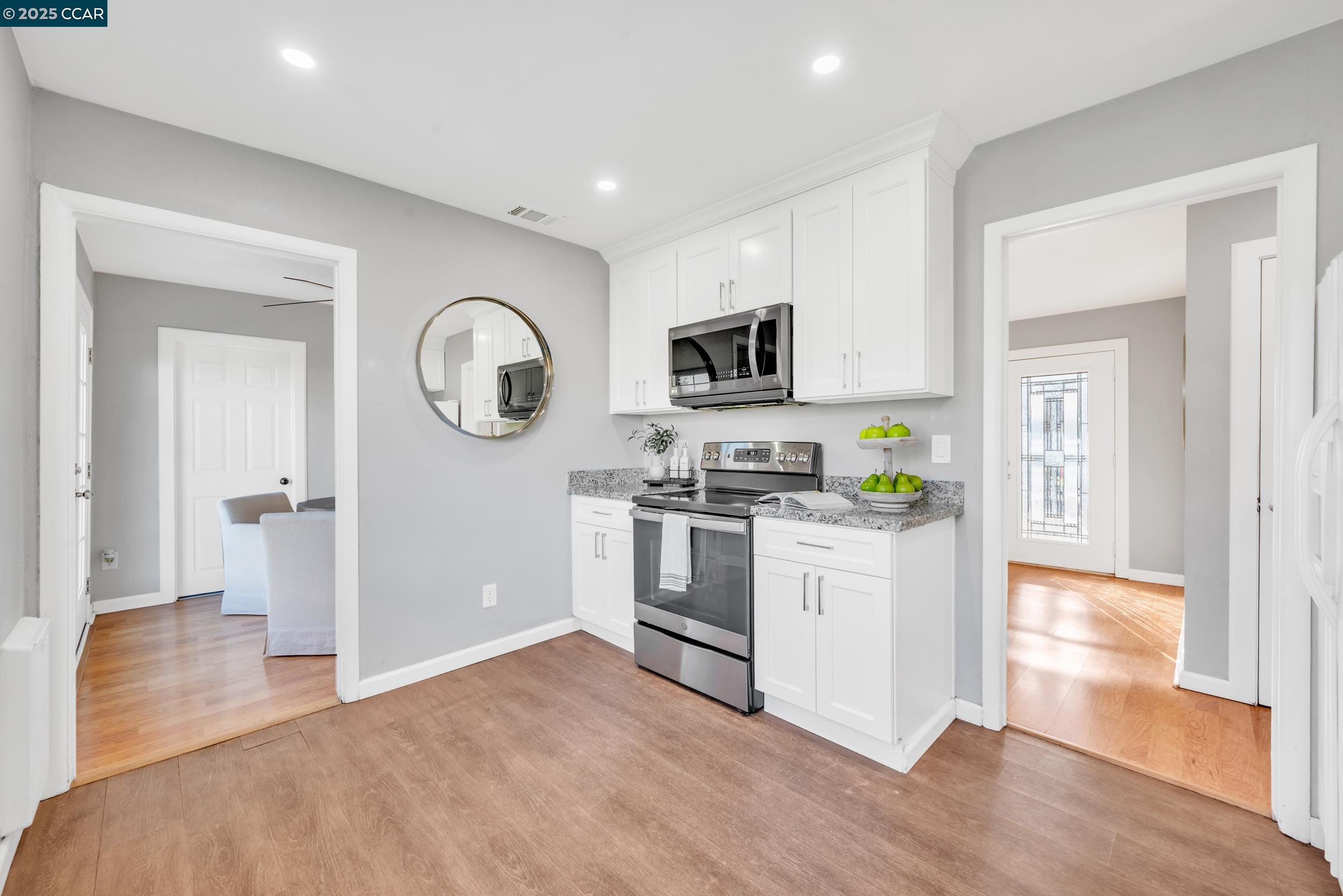 Detail Gallery Image 12 of 36 For 2774 Broadmoor Avenue, Concord,  CA 94520 - 3 Beds | 1 Baths