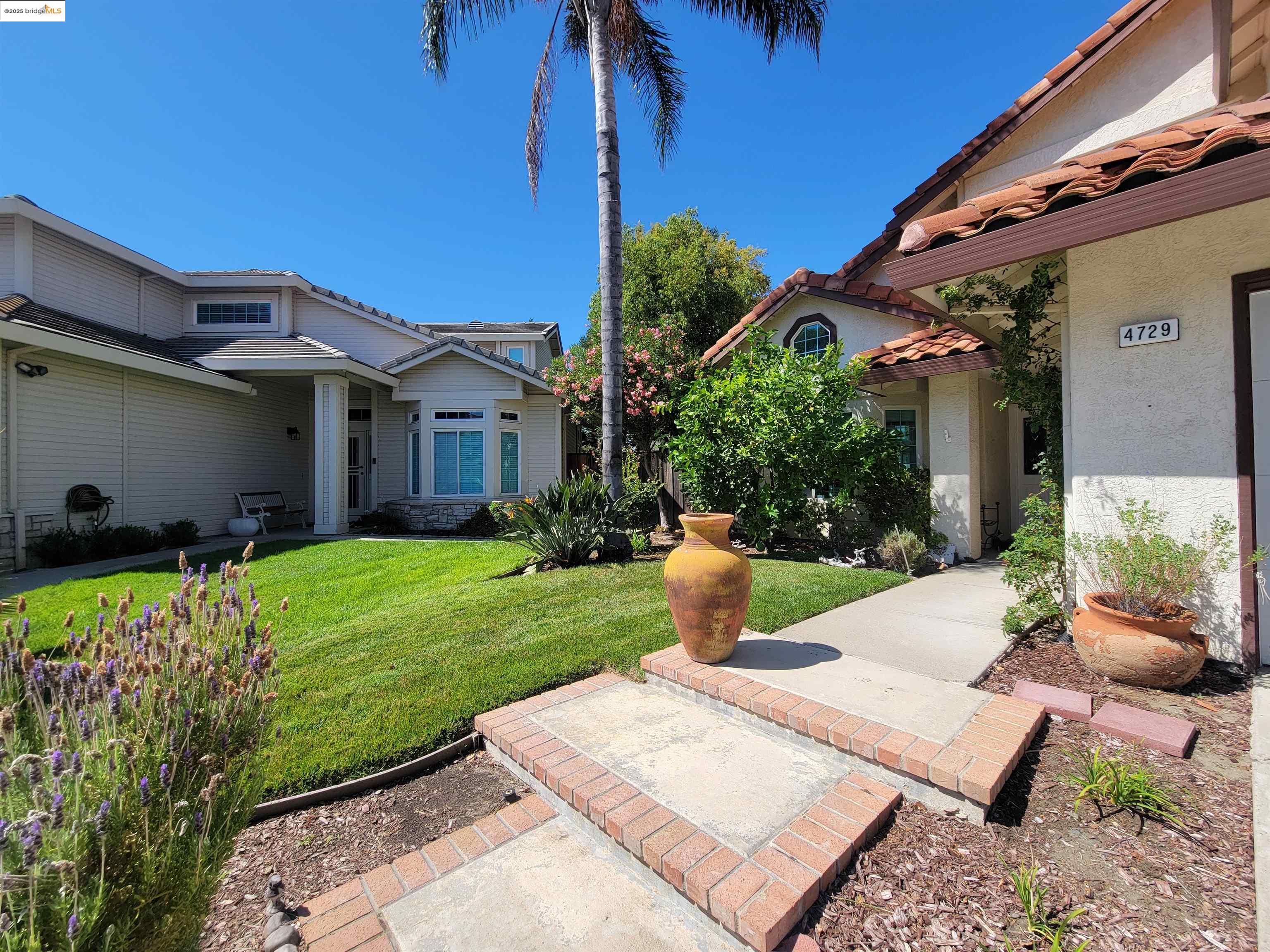 Detail Gallery Image 2 of 52 For 4729 Matterhorn Ct, Antioch,  CA 94531 - 5 Beds | 3 Baths