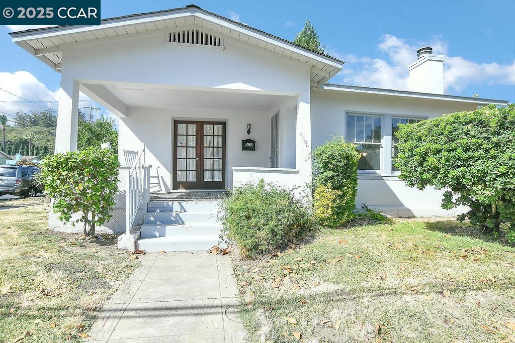 Detail Gallery Image 1 of 23 For 1634 Alhambra Ave, Martinez,  CA 94553-2406 - 2 Beds | 1 Baths