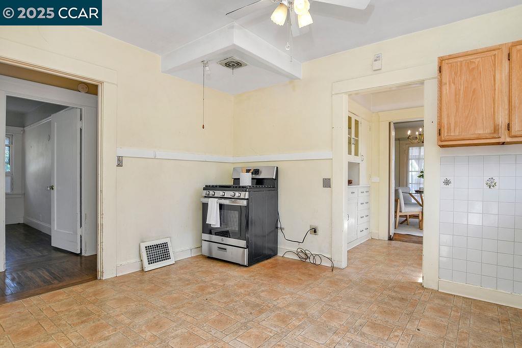 Detail Gallery Image 12 of 23 For 1634 Alhambra Ave, Martinez,  CA 94553-2406 - 2 Beds | 1 Baths