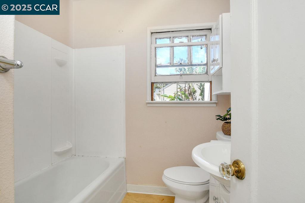 Detail Gallery Image 17 of 23 For 1634 Alhambra Ave, Martinez,  CA 94553-2406 - 2 Beds | 1 Baths