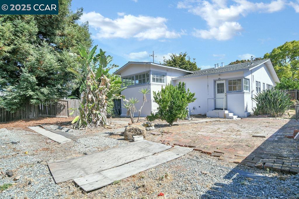Detail Gallery Image 20 of 23 For 1634 Alhambra Ave, Martinez,  CA 94553-2406 - 2 Beds | 1 Baths