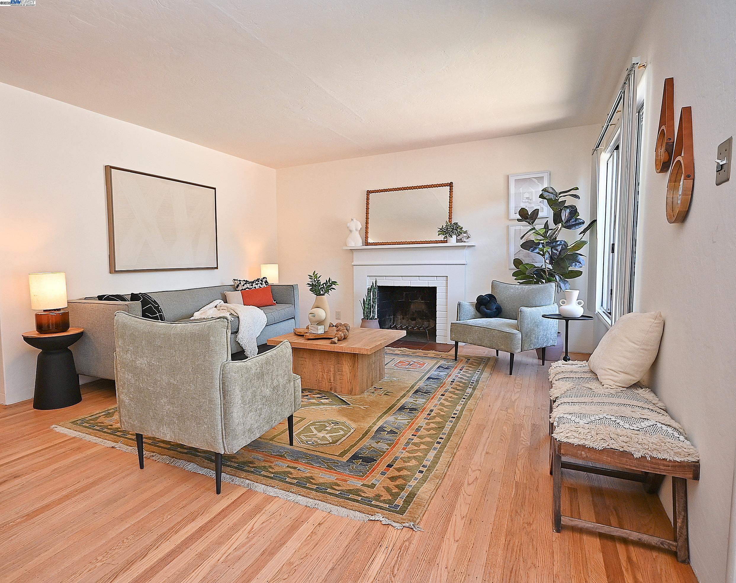 Detail Gallery Image 2 of 31 For 2081 Strang Ave, San Leandro,  CA 94578 - 3 Beds | 2 Baths
