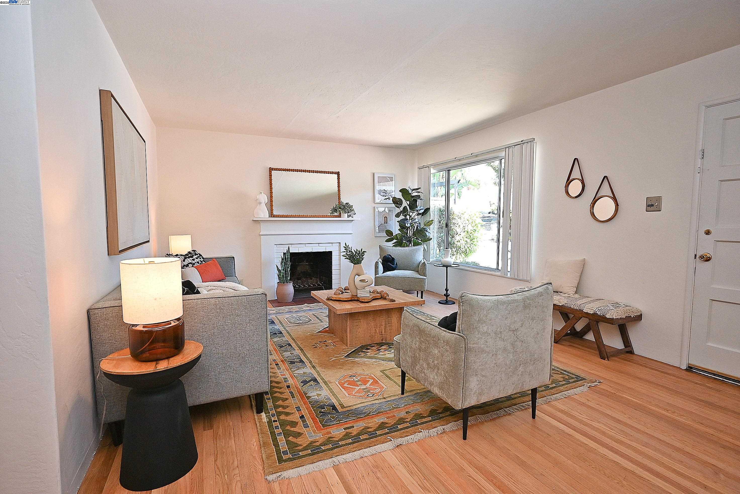 Detail Gallery Image 3 of 31 For 2081 Strang Ave, San Leandro,  CA 94578 - 3 Beds | 2 Baths