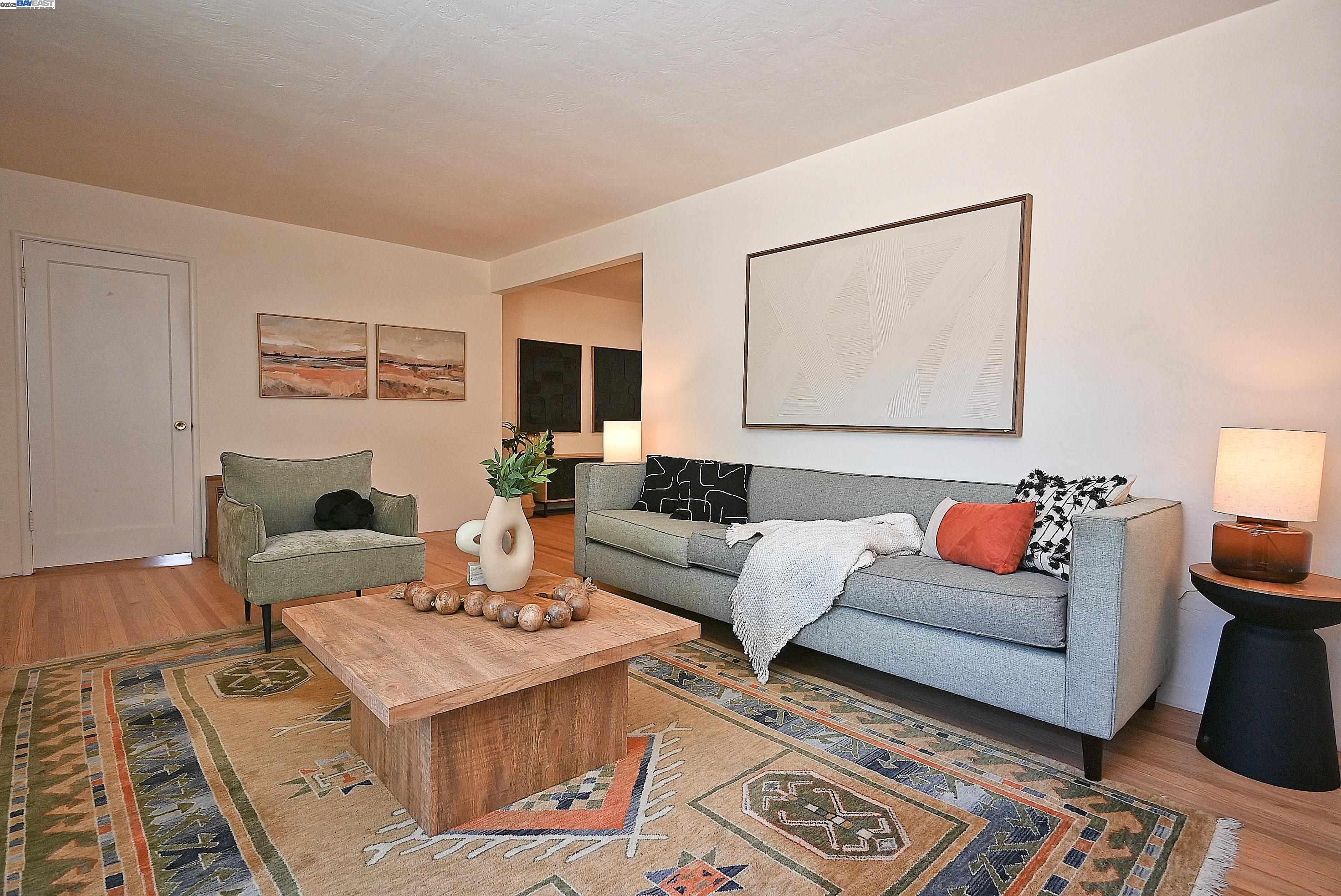 Detail Gallery Image 4 of 31 For 2081 Strang Ave, San Leandro,  CA 94578 - 3 Beds | 2 Baths